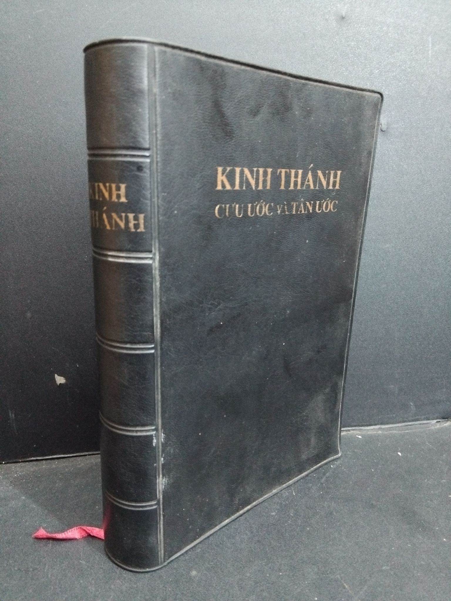 Kinh thánh Cựu Ước và Tân Ước mới 80% ố nhẹ có highlight và viết nhẹ HCM1001 TÂM LINH - TÔN GIÁO - THIỀN