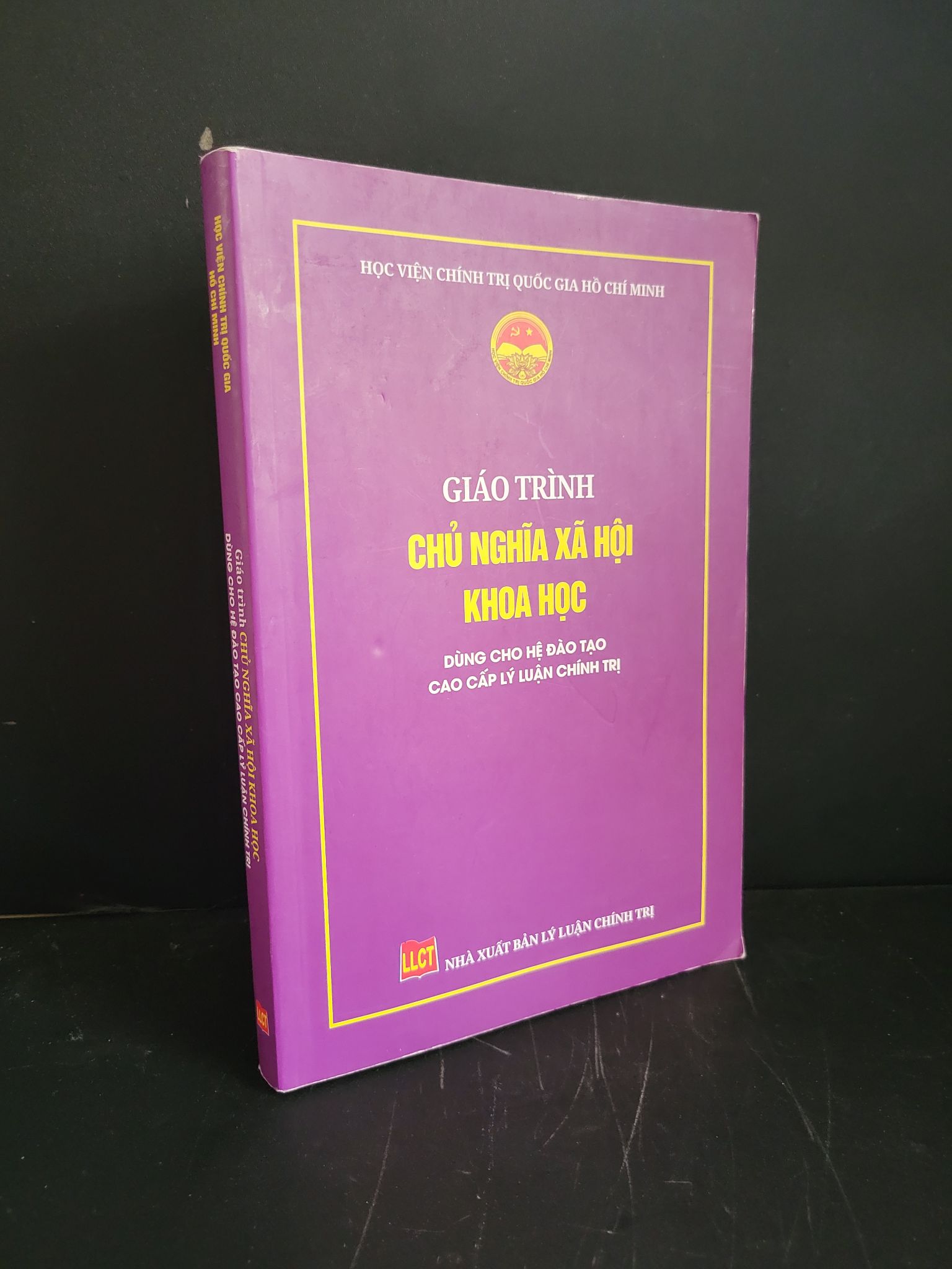 Giáo trình chủ nghĩa xã hội khoa học dùng cho hệ đào tạo cao cấp lý luận chính trị mới 80% bẩn nhe, có chữ viết, highlight 2022 Học viện chính trị quốc gia Hồ Chí Minh HCM3004 GIÁO TRÌNH, CHUYÊN MÔN