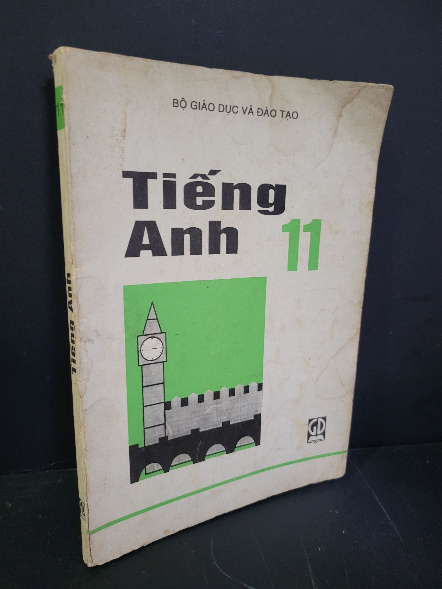 Tiếng anh 11 mới 60% bẩn bìa, ố vàng, rách bìa, có vệt nước, tróc gáy 1999 Bộ giáo dục và đào tạo HCM3004 GIÁO KHOA