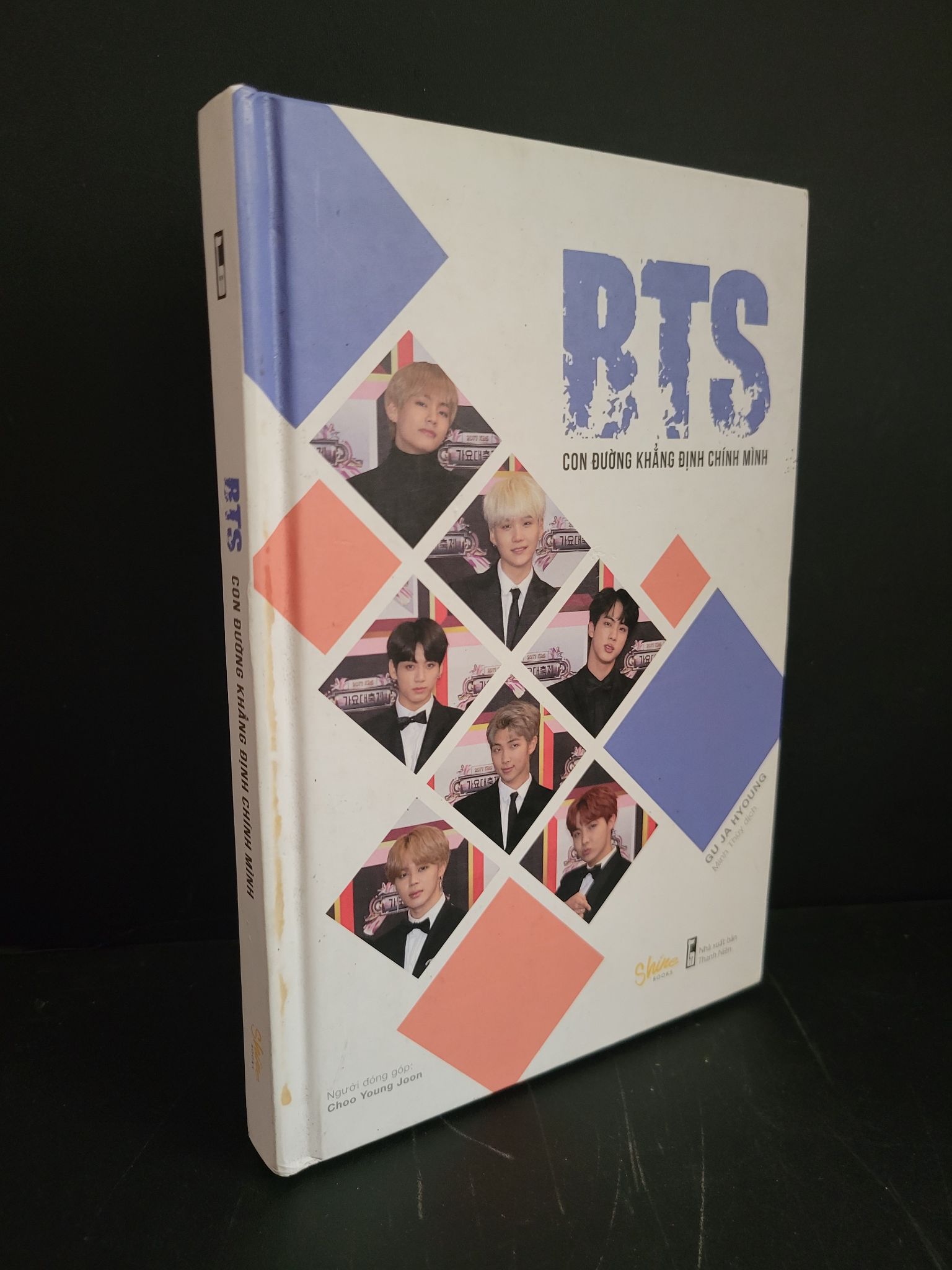 BTS con đường khẳng định chính mình (bìa cứng) mới 90% bẩn nhẹ 2018 Gu Ja Hyoung HCM3004 TẠP CHÍ, THIẾT KẾ, THỜI TRANG