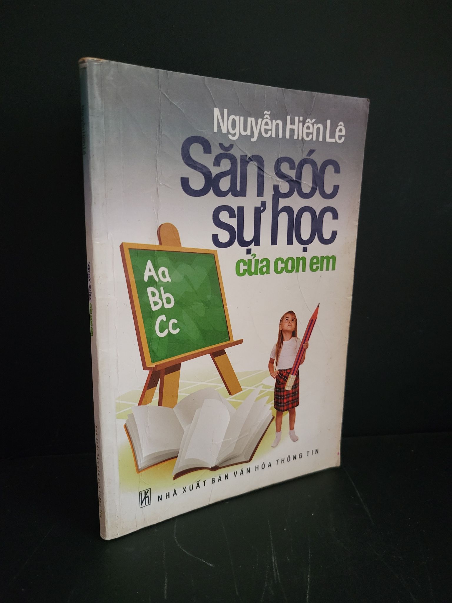 Săn sóc sự học của con em mới 70% bẩn bìa, ố, tróc gáy, tróc bìa 2007 Nguyễn Hiến Lê HCM3004 KỸ NĂNG