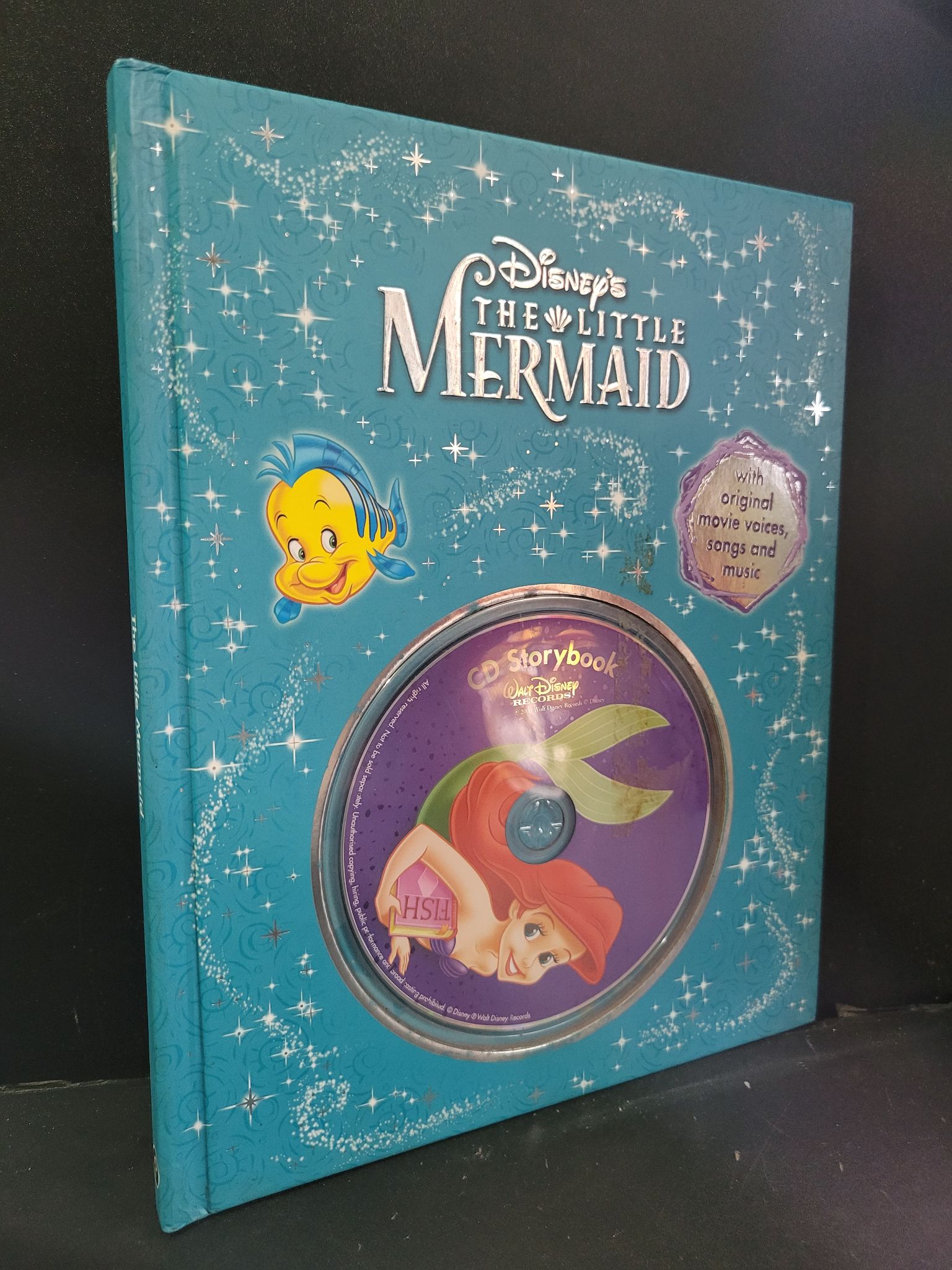 The little mermaid (bìa cứng, sách màu, kèm CD) mới 90% bẩn nhẹ, có chữ viết Disney HCM3004 NGOẠI VĂN