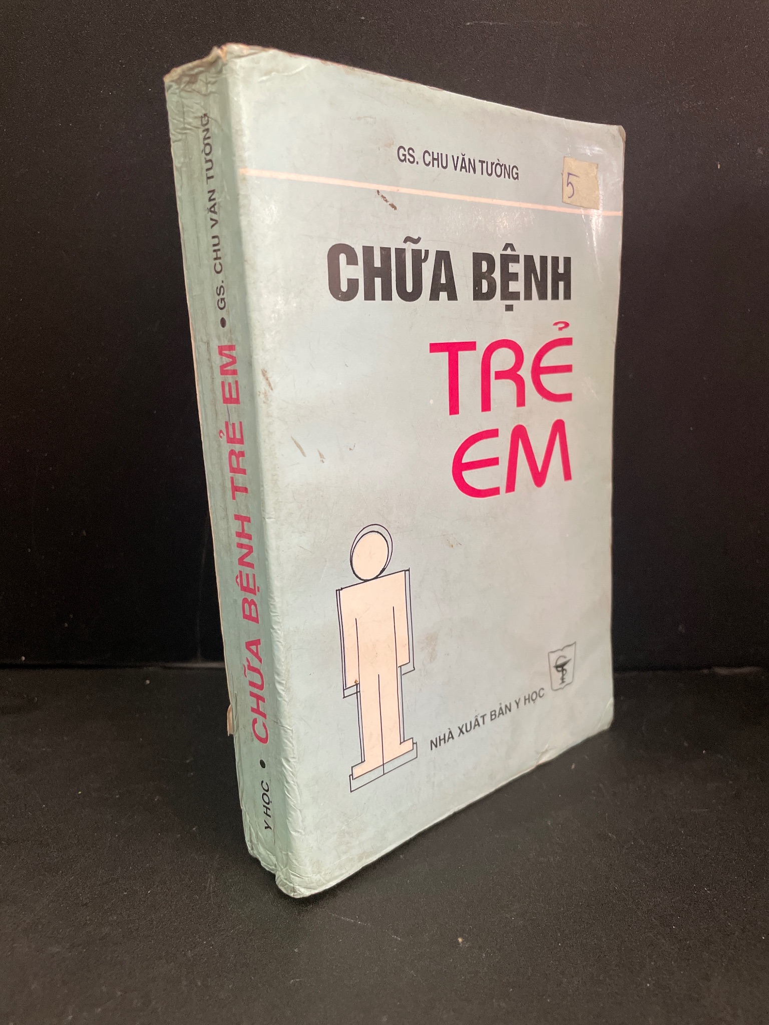 Chữa bệnh trẻ em mới 70% bẩn bìa, ố vàng, có vệt nước, tróc gáy nhẹ 1997 GS. Chu Văn Tường HCM3004 SỨC KHỎE - THỂ THAO