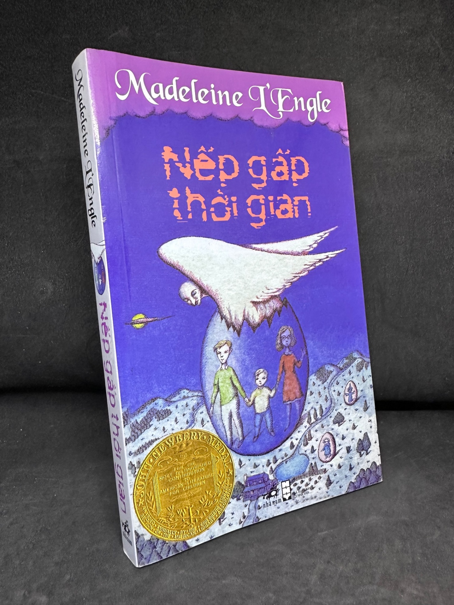 [Phiên Chợ Sách Cũ] Nếp Gấp Thời Gian - Madeleine L'Engle 1304, 2017 SBM