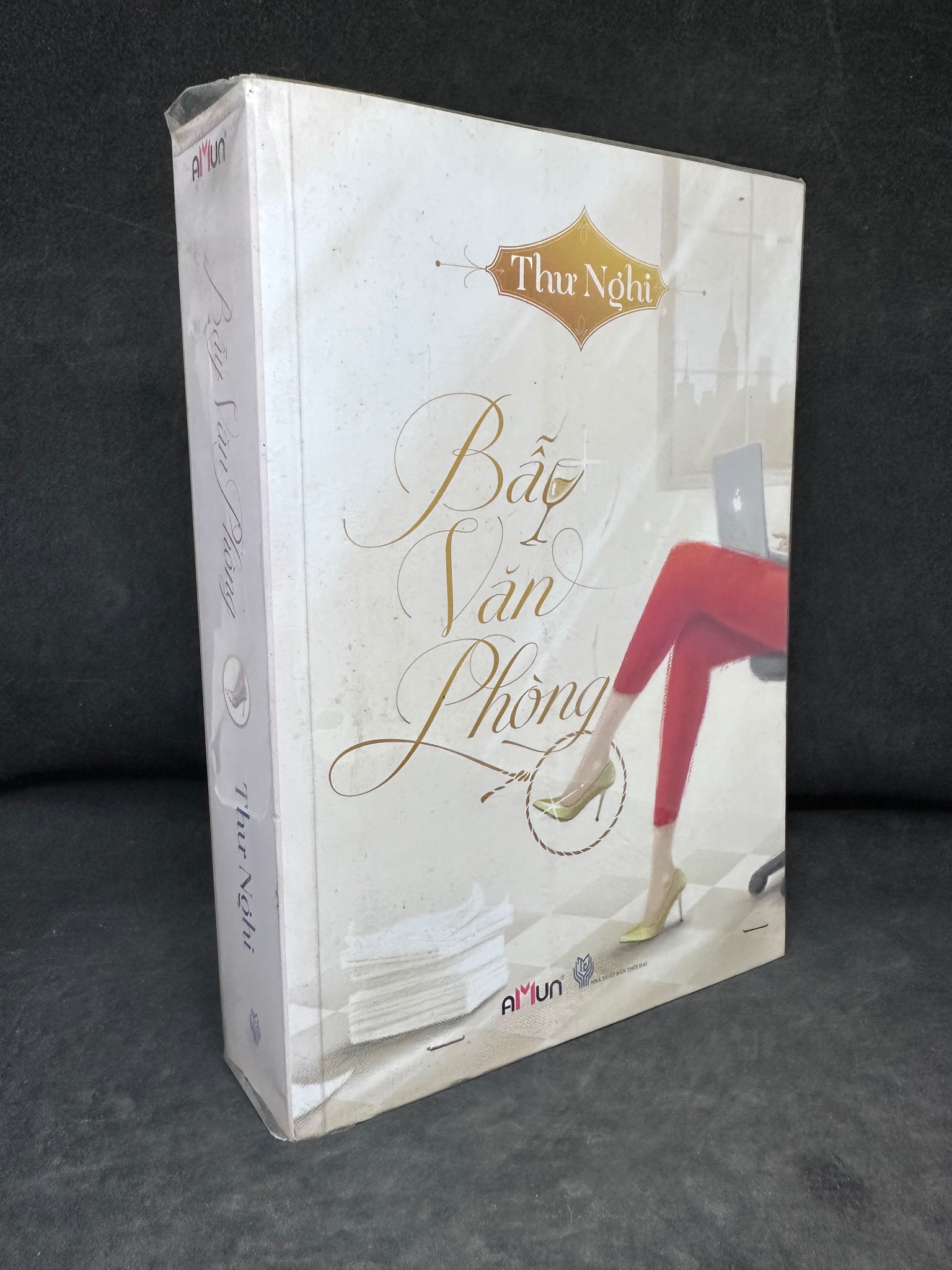 [Phiên Chợ Sách Cũ] Bẫy Văn Phòng, Thư Nghi, 2013 1304 SBM