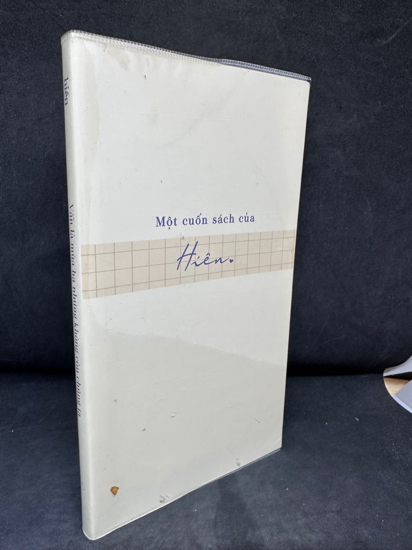 [Phiên Chợ Sách Cũ] Vẫn Là Mùa Hạ Nhưng Không Còn Chúng Ta - Một Cuốn Sách Của Hiên - 2804, 2020 SBM