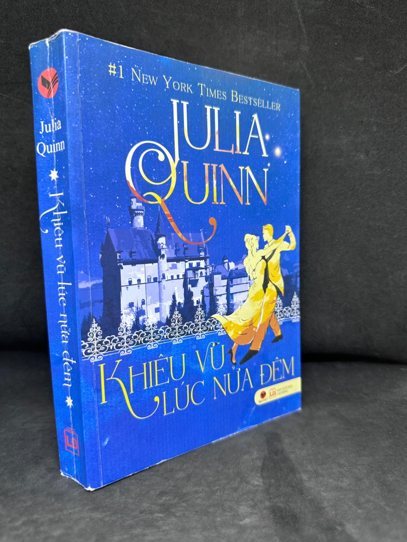 [Phiên Chợ Sách Cũ] Khiêu Vũ Lúc Nửa Đêm - Julia Quinn 2204, 2014 SBM