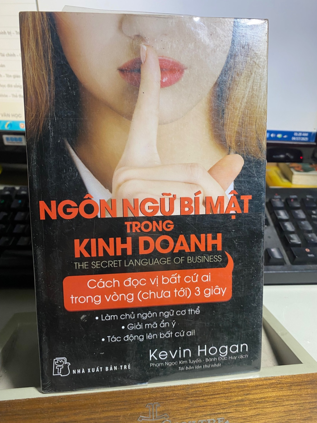 Ngôn Ngữ Bí Mật Trong Kinh Doanh -Tác giả: Kevin Hogan- Sách bài học kinh doanh STB861