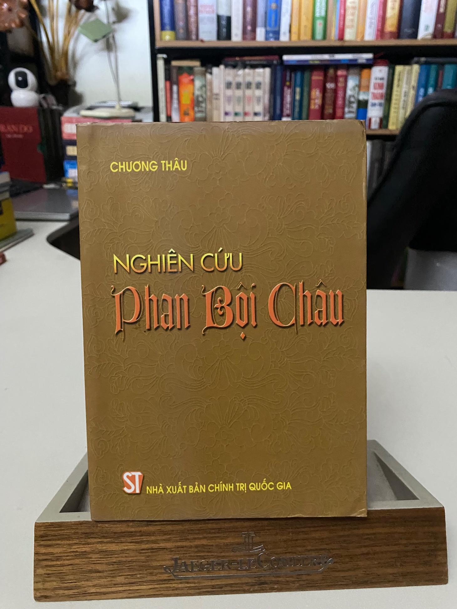Nghiên cứu Phan Bội Châu- Tác giả Chương Thâu- Sách lưu kho mới 90%- Năm xb 2004 STB536