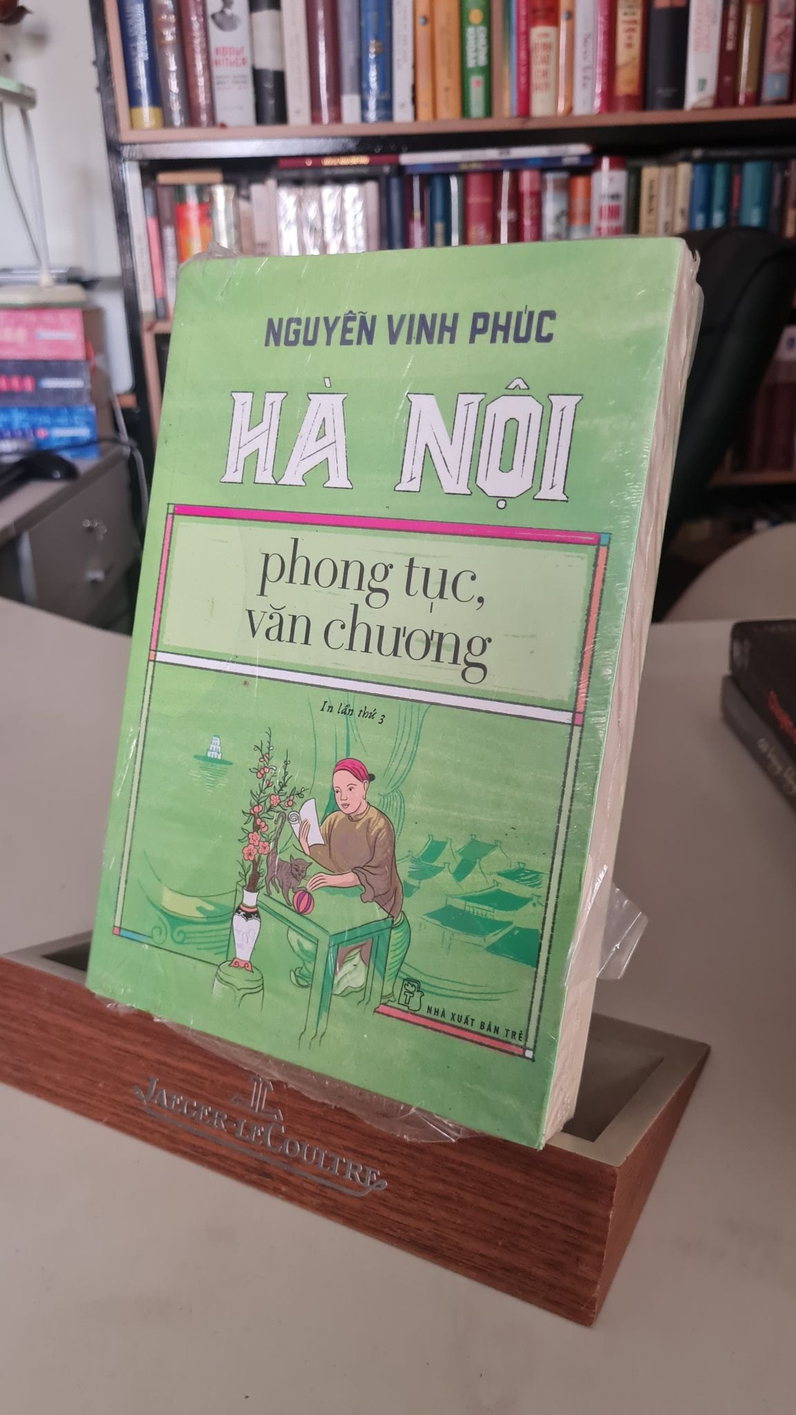 Hà Nội phong tục văn chương -Sách lưu kho mới 95% còn seal- Nguyễn Vinh Phúc -20011 STB388