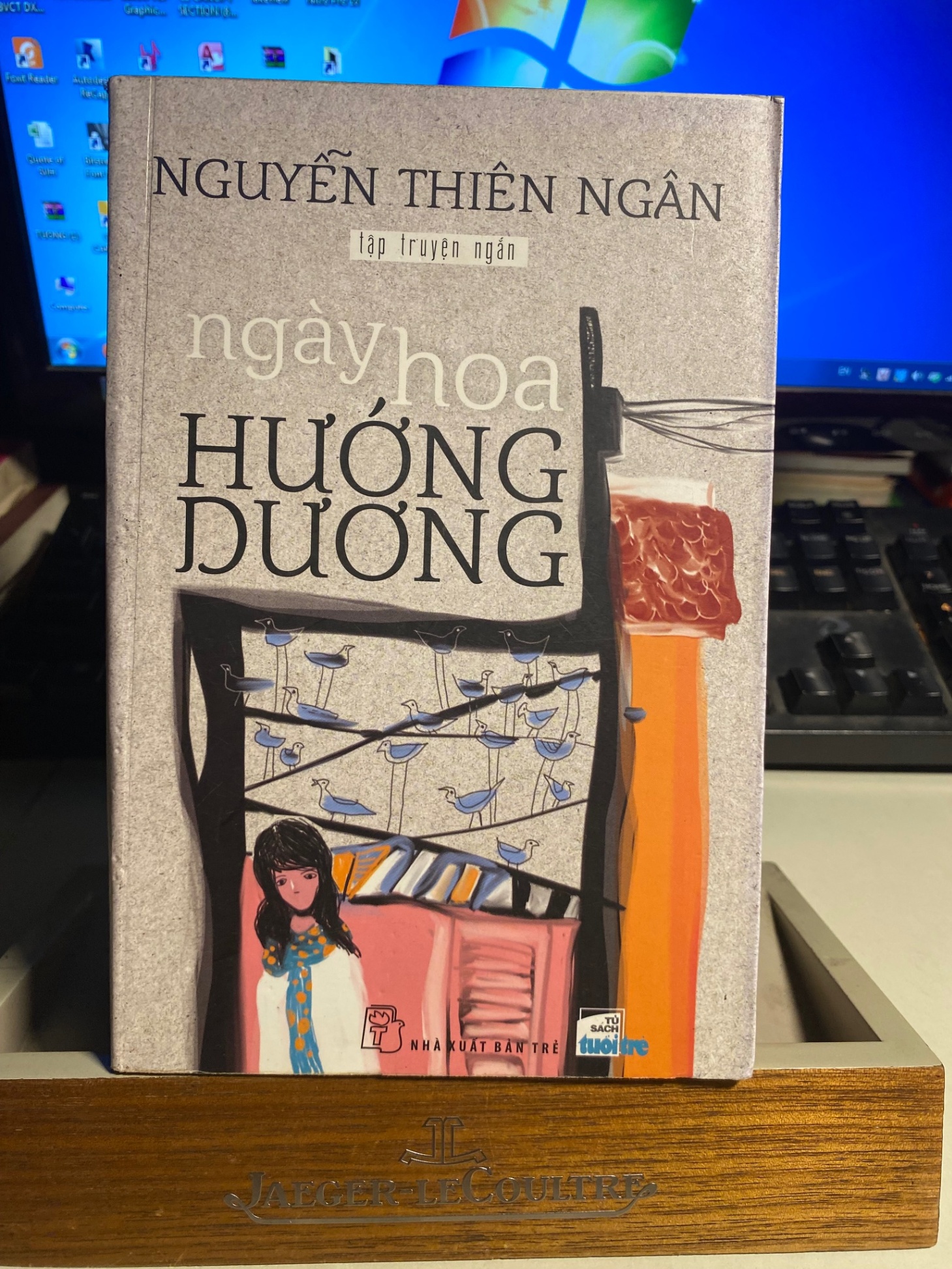Ngày hoa hướng dương - Nguyễn Thiên Ngân -NXB Trẻ 2013- Sách lưu kho chưa qua sử dụng,giấy xốp,có ố STB295