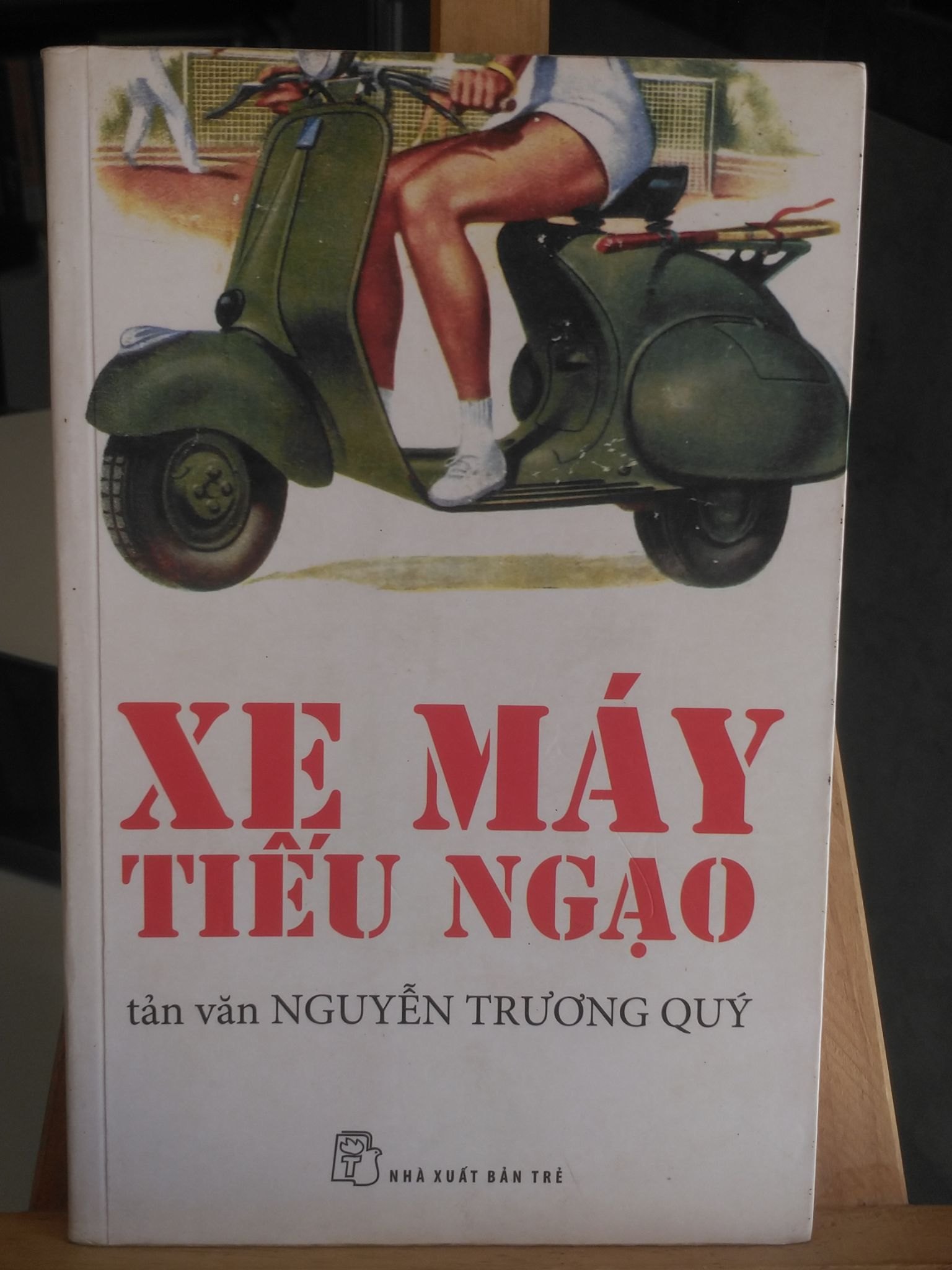 Xe máy tiếu ngạo- lưu kho có ố,mới 80%- 2012- Nguyễn Trương Quý [1301] SÁCH VĂN HỌC STB136