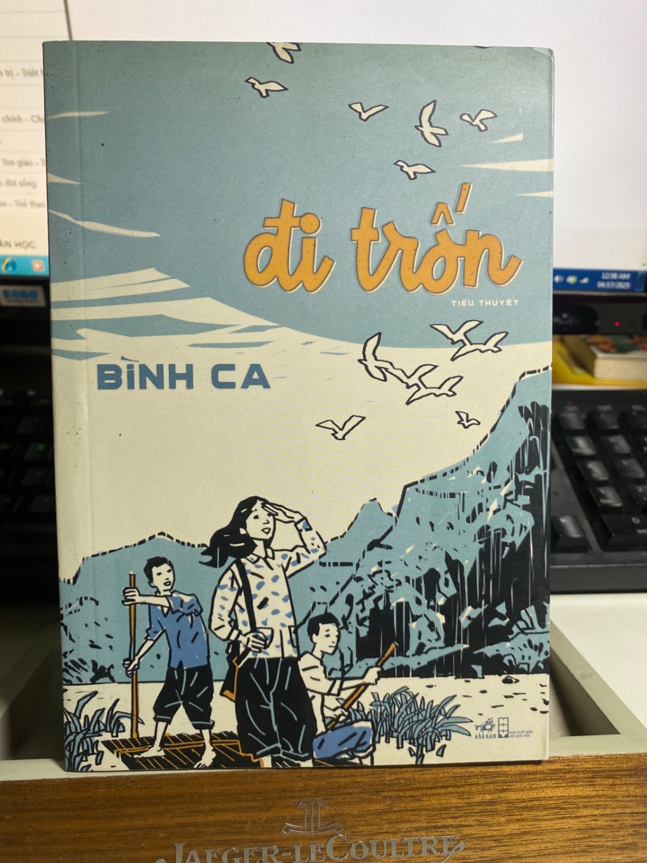 Đi Trốn ( tiểu thuyết) - Tác Giả Bình Ca- Nhã Nam- NXB Hội Nhà Văn- Sách mới 90% STB856
