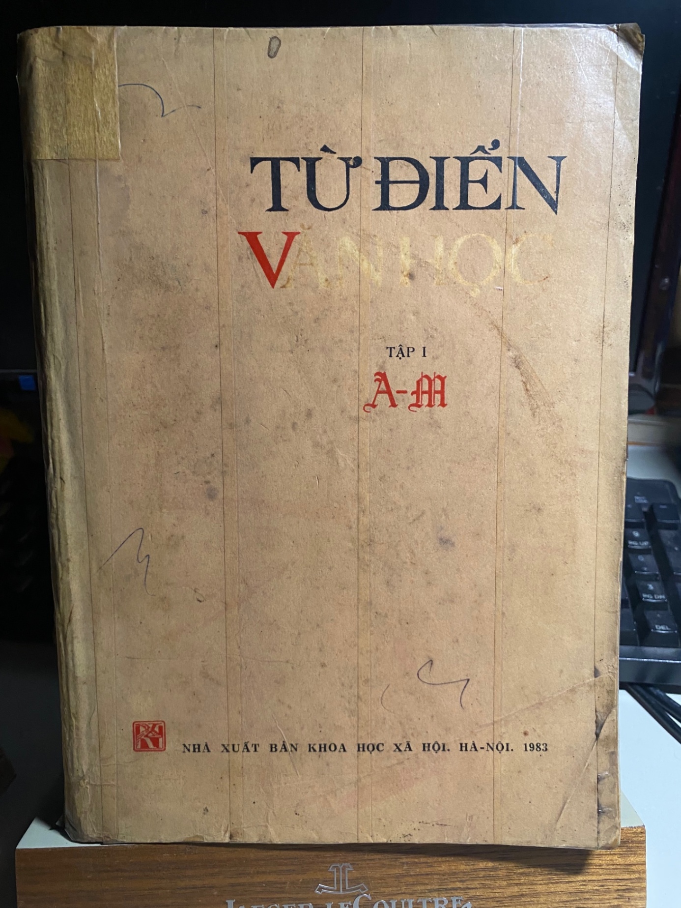 Từ Điển Văn Học- Đỗ Đức Hiểu, Nguyễn Huệ Chi,Phùng Văn Tửu…nhóm biên soạn- năm xuất bản 1983-1984- bộ 2 tập, sách còn tốt STB801