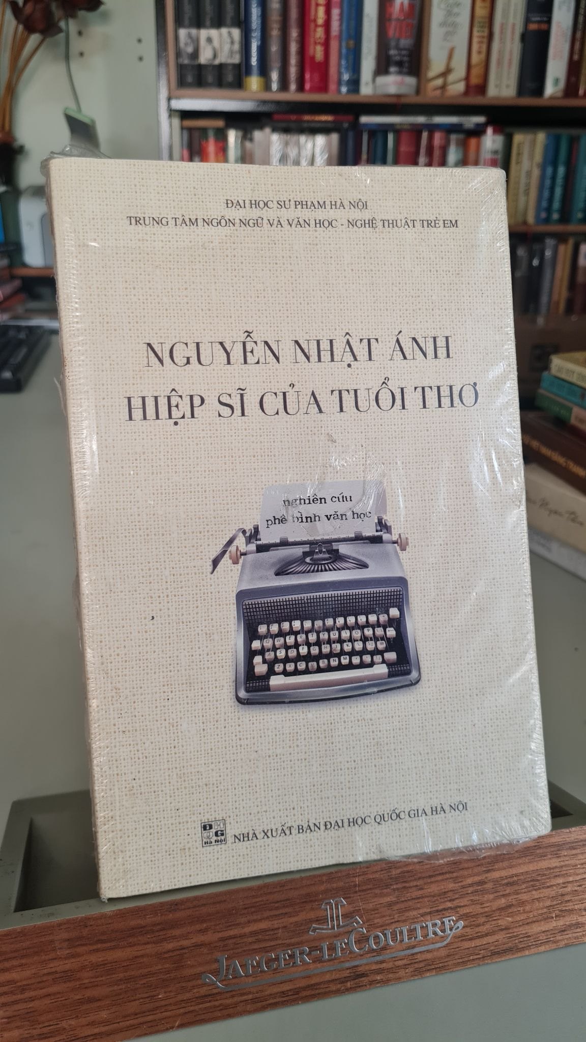 Nguyễn Nhật Ánh hiệp sĩ của tuổi thơ - Đại học Sư Phạm Hà Nội - mới seal STB509