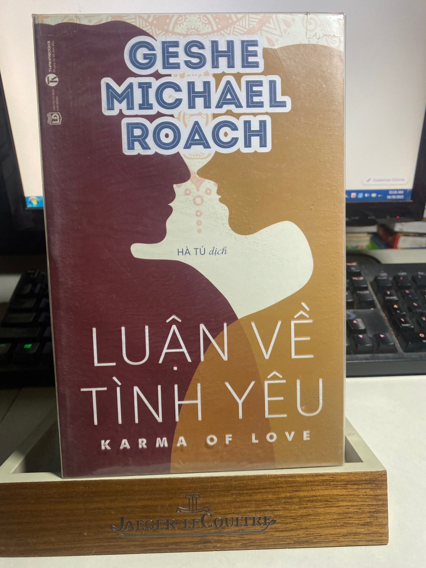 Luận về tình yêu-Karma of love- Tác giả : Geshe Michael Roach- NXB Lao Động- Thái Hà phát hành- Sách mới 95% STB1169