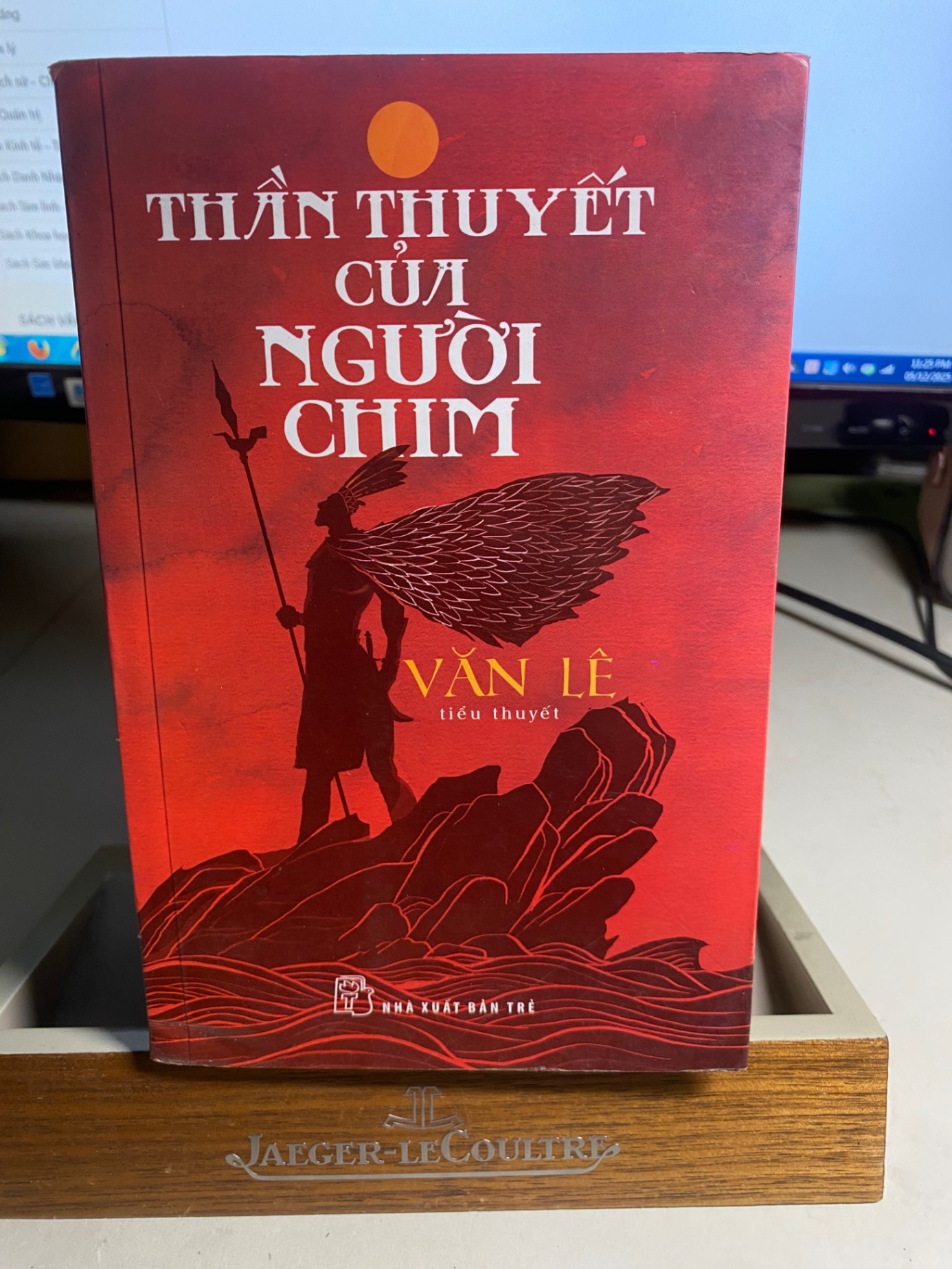 Thần Thuyết của Người Chim (tiểu thuyết)- Văn Lê -NXB Trẻ 2014- Sách giấy xốp ố theo thời gian STB1508