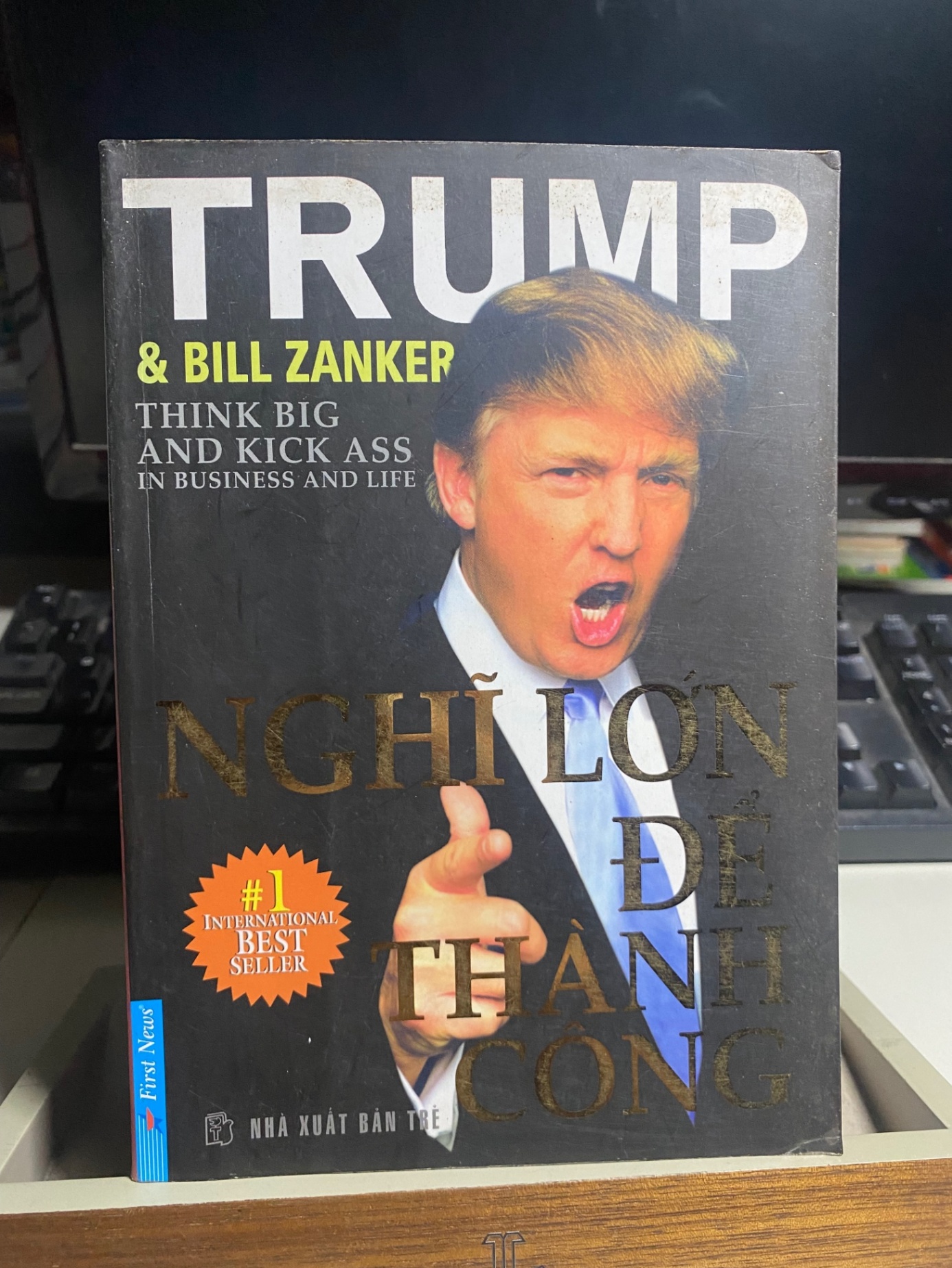 Nghĩ Lớn Để Thành Công-Tác giả : Donald J Trump- NXB Trẻ-Sách mới 80% STB1163