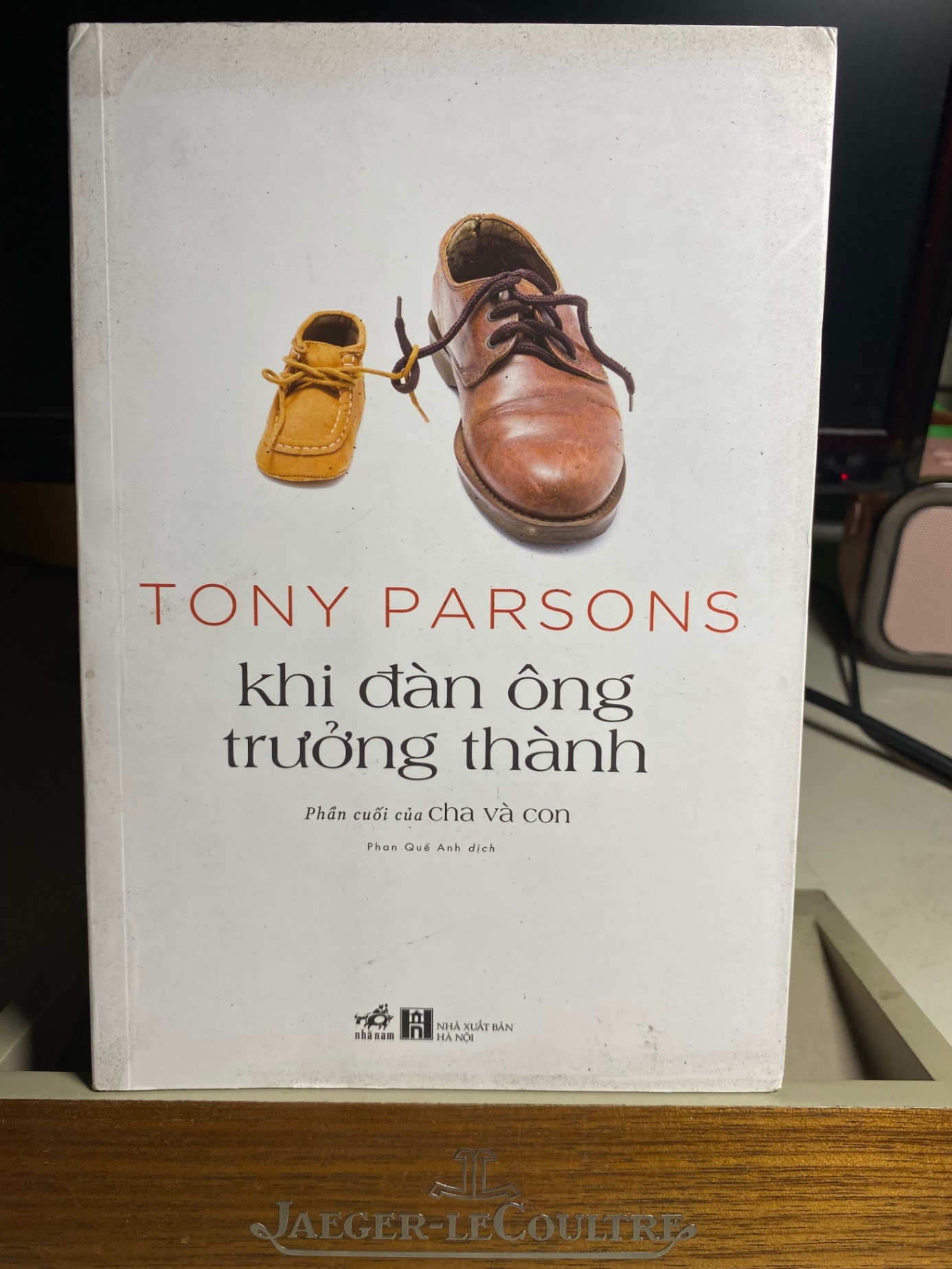 Khi Đàn Ông Trưởng Thành (Phần Cuối Của Cha Và Con) -Tác giả Tony Parsons -Người Dịch Phan Quế Anh -NXB Hà Nội -Năm XB 2022 -Trọng lượng (gr) 479 -Kích Thước Bao Bì 20.5 x 14 x 2.2 cm -Số trang 436 -Hình thức Bìa Mềm- Sách mơi 95% STB1515