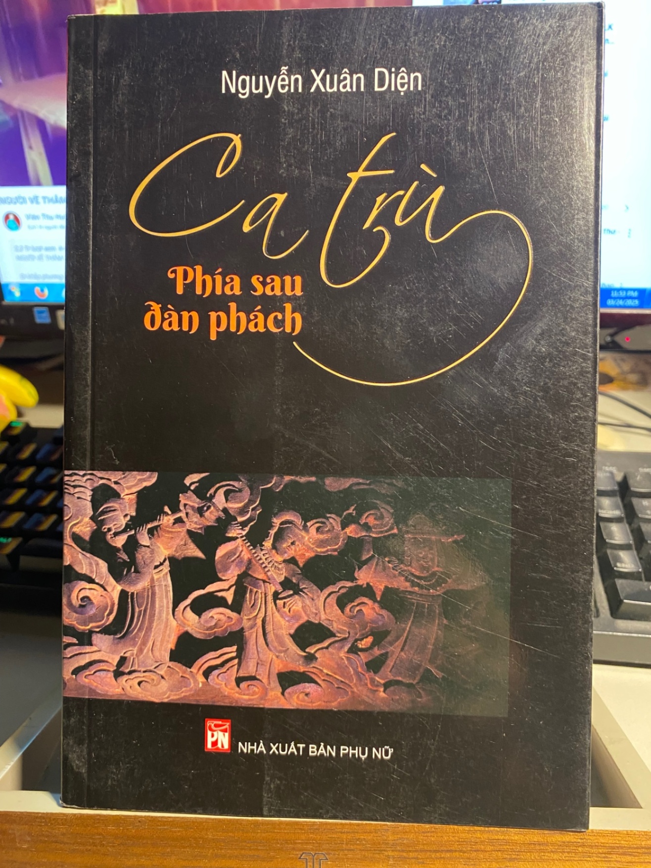Ca Trù - Phía Sau Đàn Phách-Tác giả Nguyễn Xuân Diện- Sách lưu kho còn mới đẹp STB697