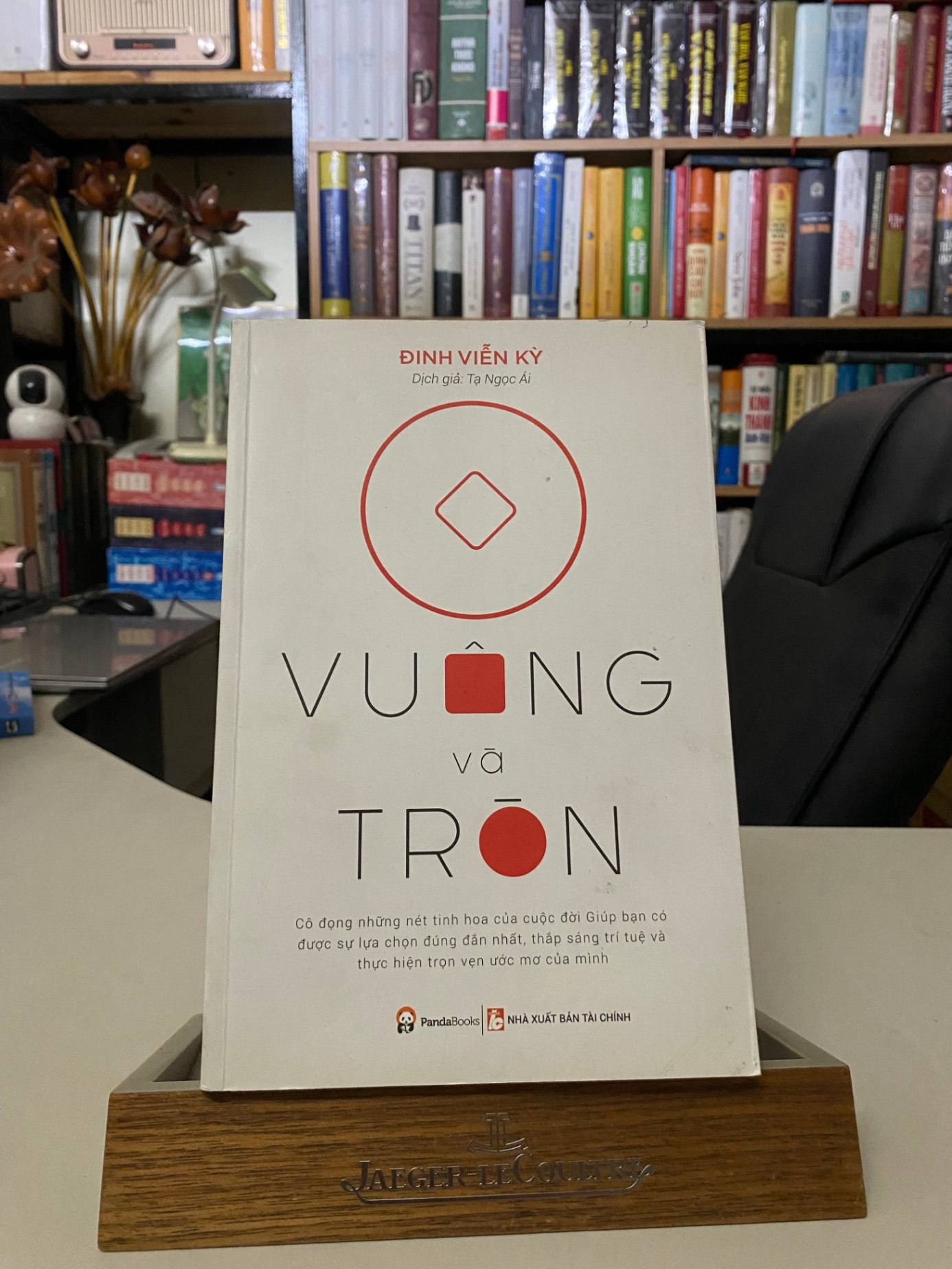 Vuông và Tròn - Tác giả Đinh Viễn Kỳ- Kỹ Năng Sống- Sách lưu kho mới 95% STB622