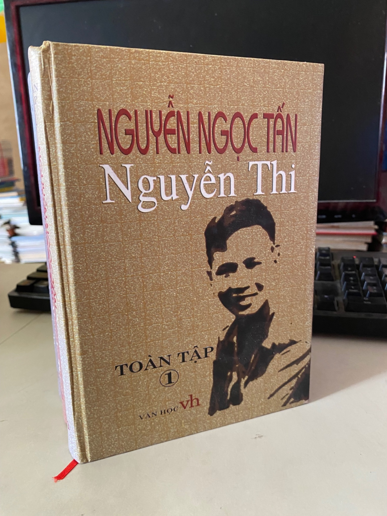 Nguyễn Ngọc Tấn Nguyễn Thi toàn tập (bộ 4 tập bìa cứng)- Nhà xuất bản Văn Học 2013 STB1187