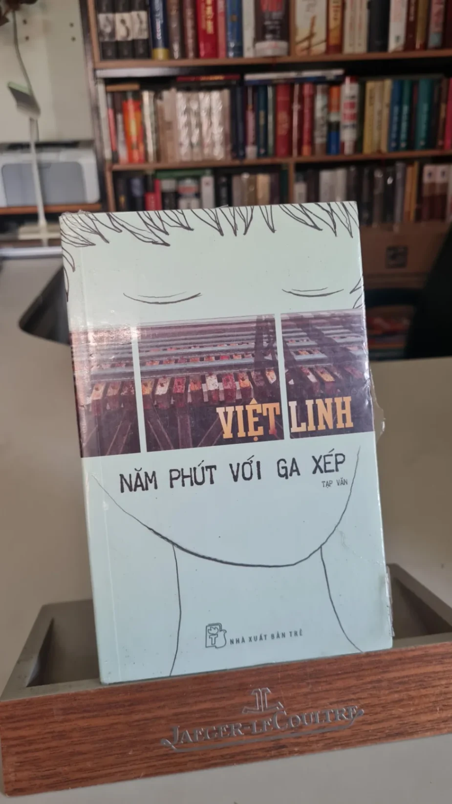 Năm phút với ga xép -sách lưu kho mới 95%,giấy xốp- 2015- Việt Linh [2001] SÁCH VĂN HỌC STB309