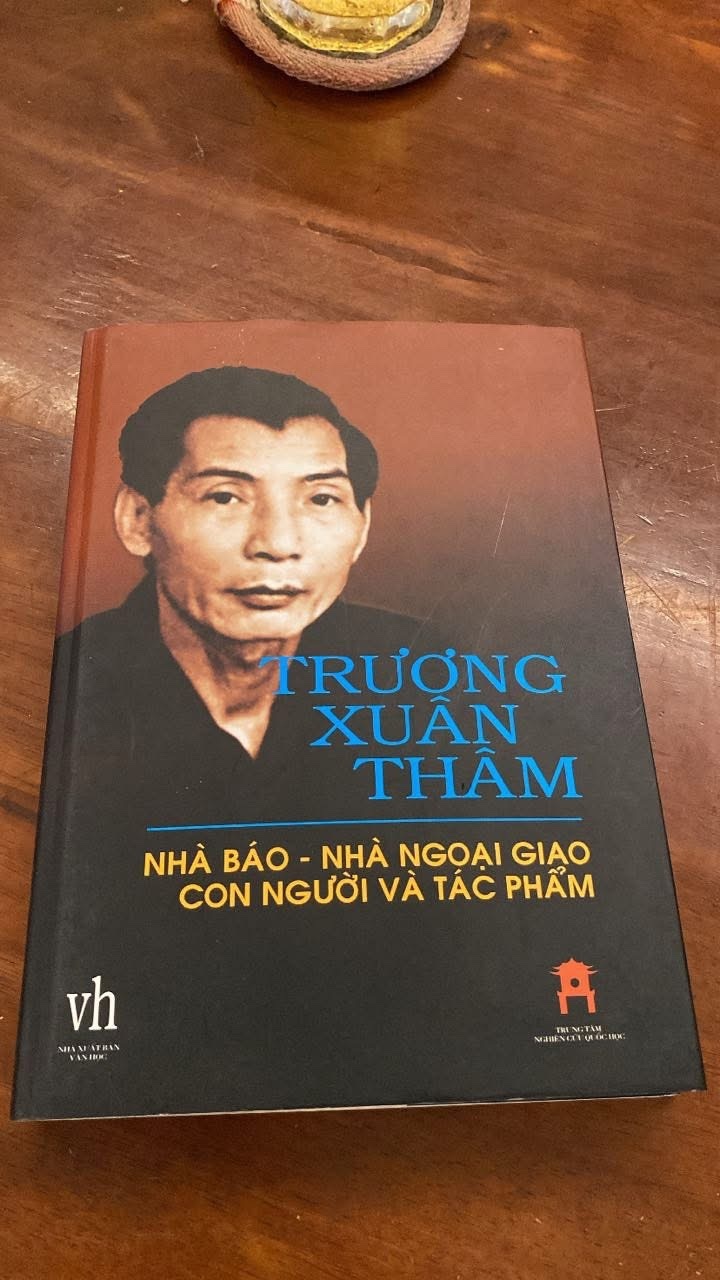 Trương Xuân Thâm Nhà Báo - Nhà Ngoại giao Con người và tác phẩm-Bìa cứng- Trung tâm nghiên cứu quốc học-NXB Văn Học-2003 Những ghi chép của các tác giả về nhà báo Trương Xuân Thâm, những đóng góp của ông trên các mặt ngoại giao, báo chí, và văn học STB111
