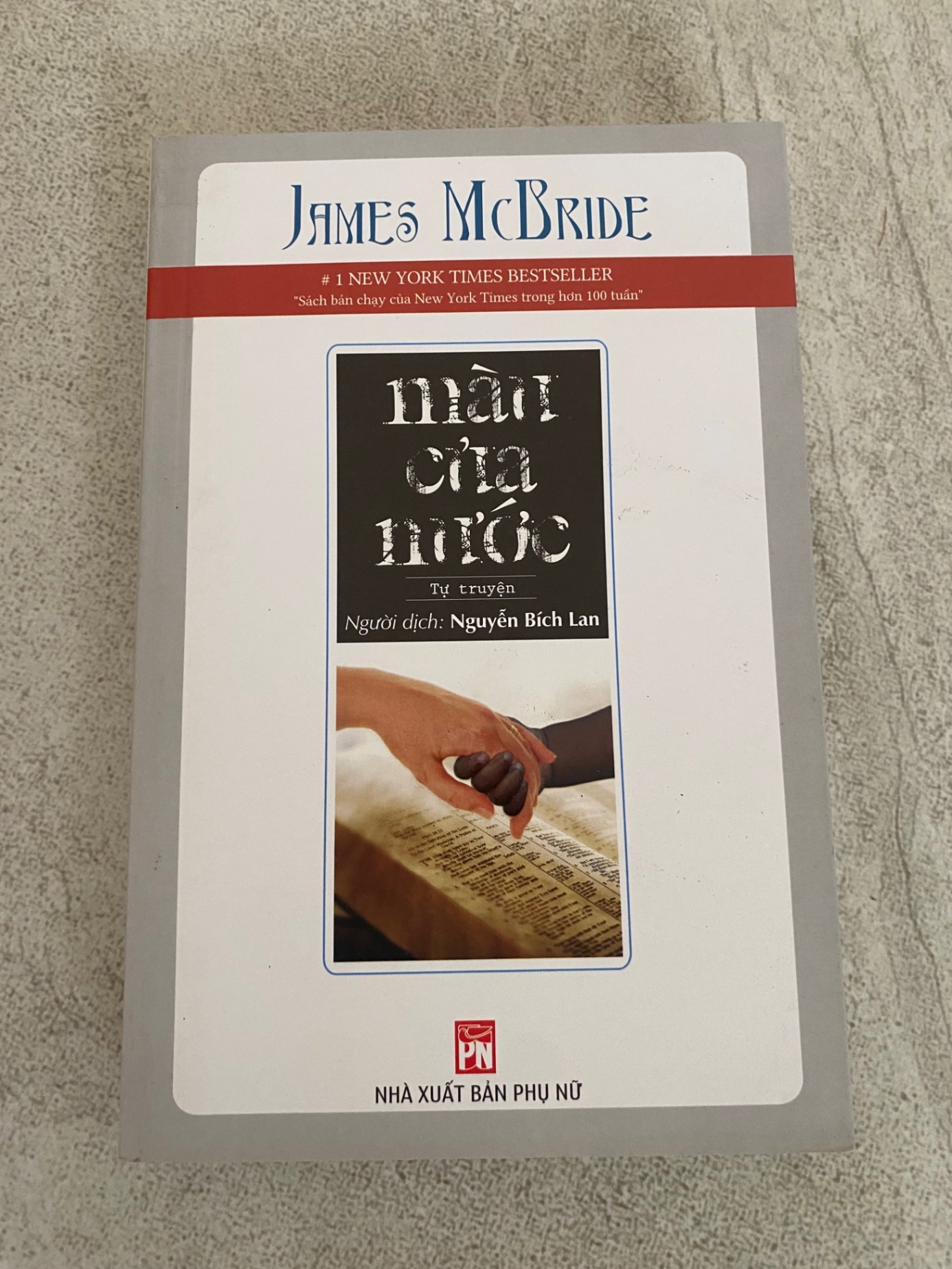 Màu Của Nước-Tác giả James McBride-NXB Phụ N—Truyện ngắn- Sách lưu kho mới 95% STB567