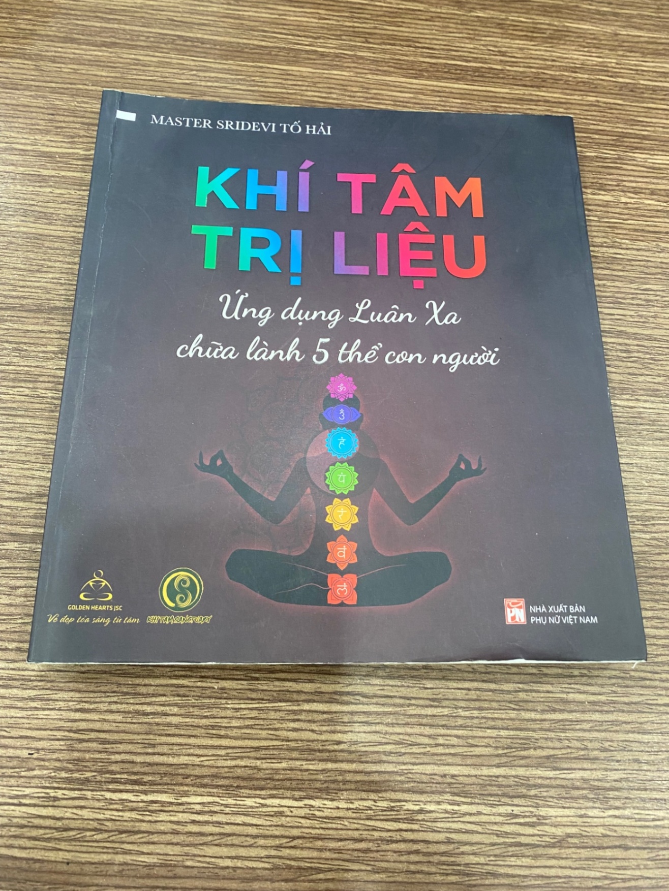 Khí Tâm Trị Liệu - Ứng Dụng Luân Xa Chữa Lành 5 Thể Con Người (Tái Bản 2023) STB627