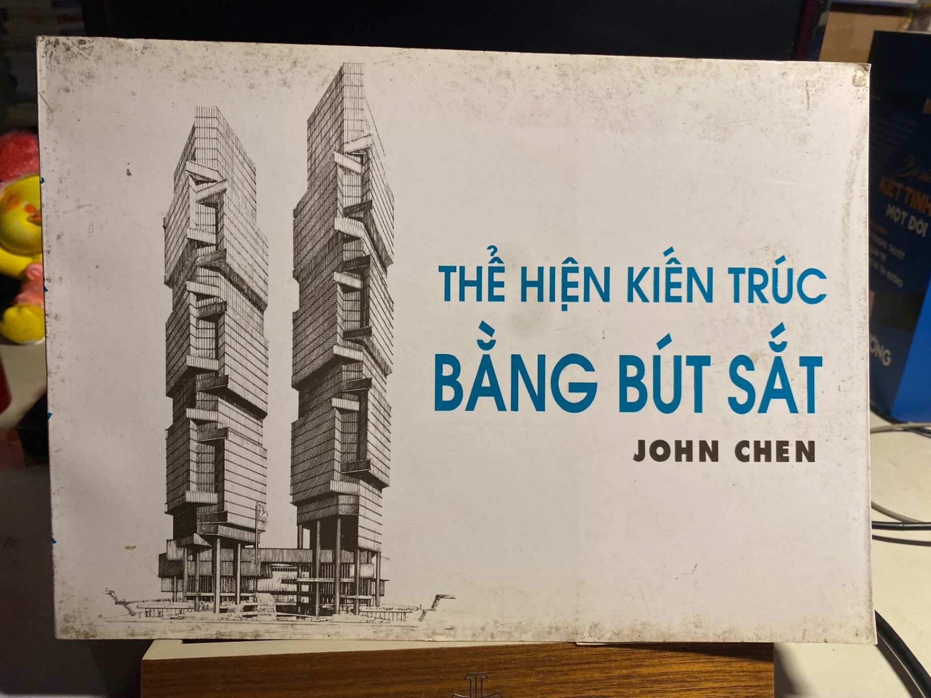 Thể hiện kiến trúc bằng bút sắt_KTS JOHN CHEN- NXB Xây Dựng- Năm XB1996 STB940