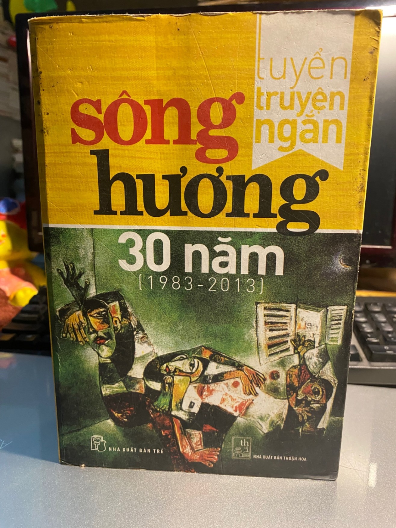 Tuyển tập truyện ngắn sông Hương 30 năm -Sách lưu kho ố [2001] SÁCH VĂN HỌC STB389