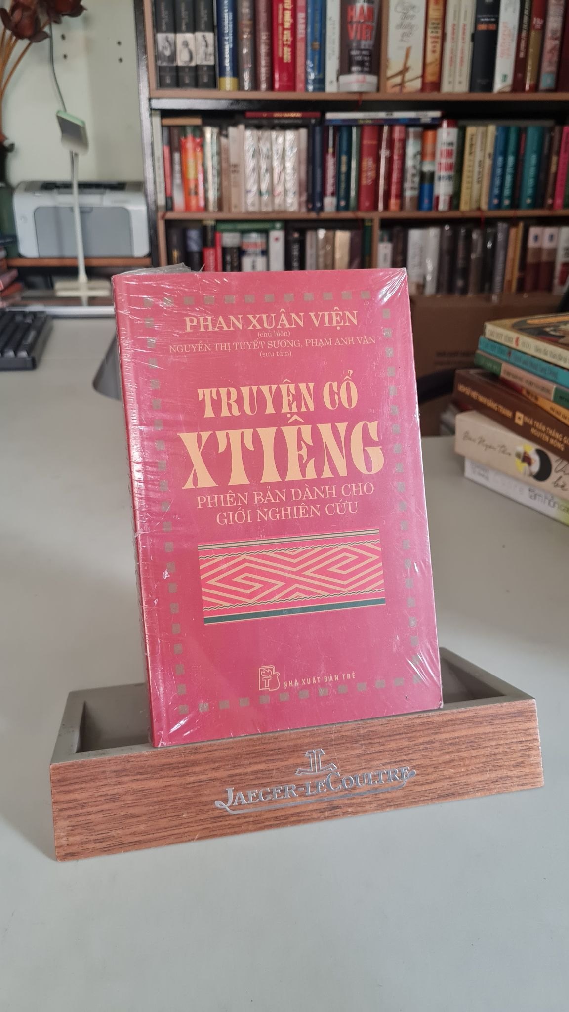 Truyện cổ Xtiêng- mới 95% -Phan Xuân Viện- [2001] SÁCH HỌC NGOẠI NGỮ STB314