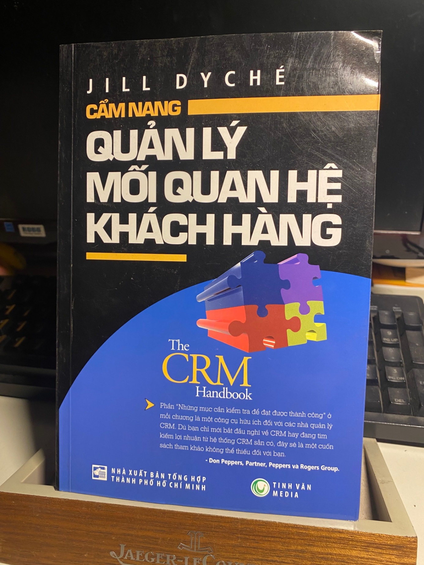 Cẩm Nang Quản Lý Mối Quan Hệ Khách Hàng STB839
