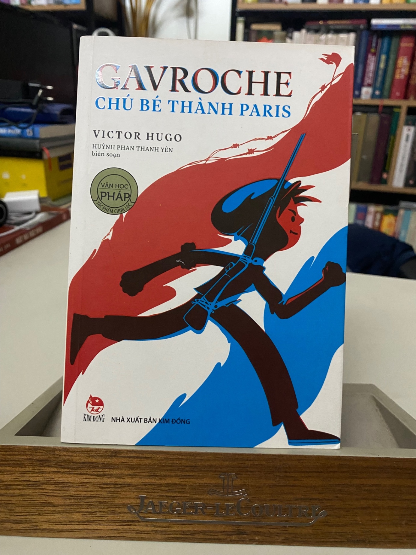 Gavroche - Chú Bé Thành Paris- Tác giả Victo Hugo-Văn Học Thiếu Nhi- Mới 98% STB557