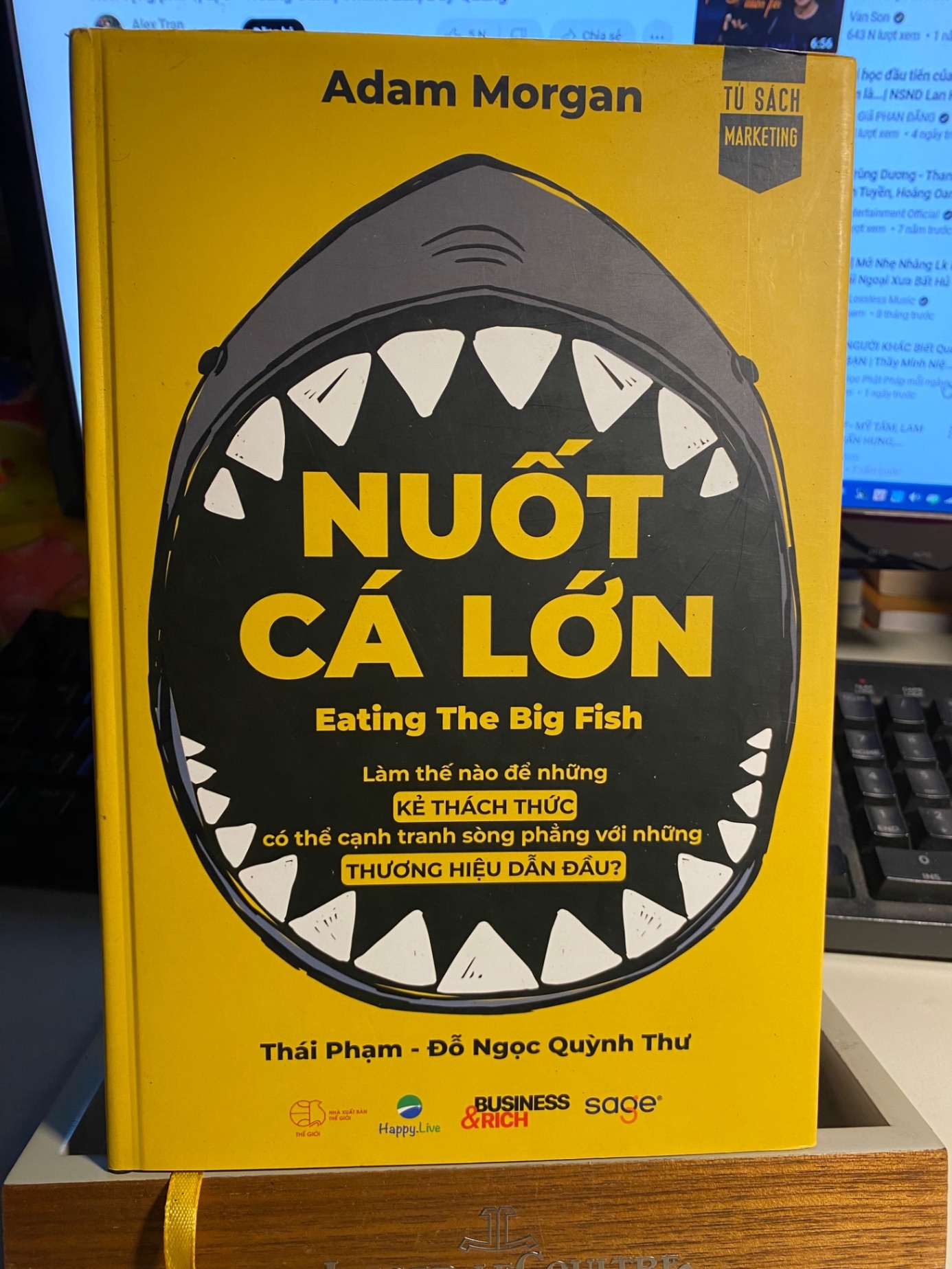 Nuốt Cá Lớn - Eating The Big Fish (Tái Bản)- Bìa cứng-Sách Marketing - Mới 98% STB771