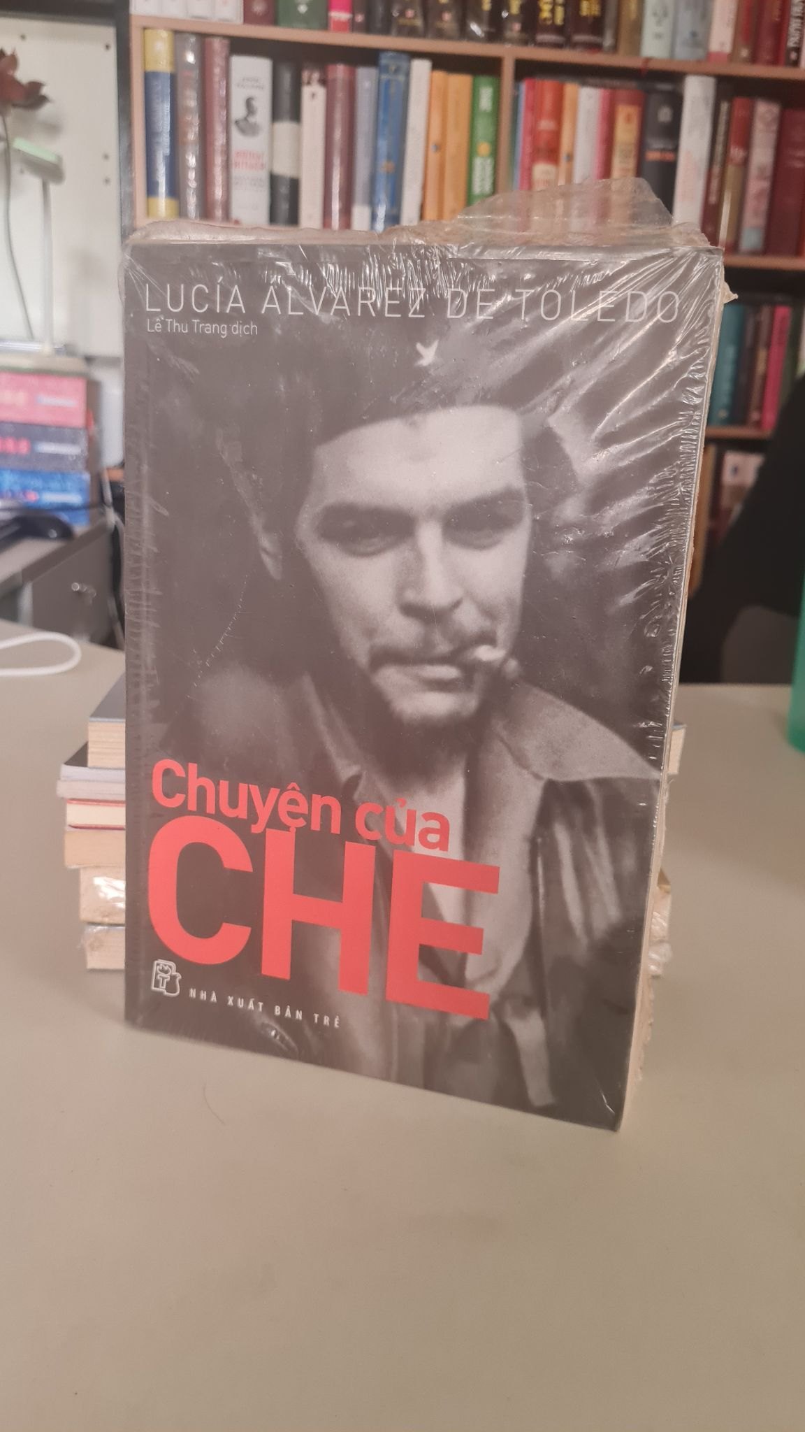Chuyện của Che -Sách lưu kho giấy xốp có ố cạnh- Lucía Álvarez De Toledo [2001] STB207