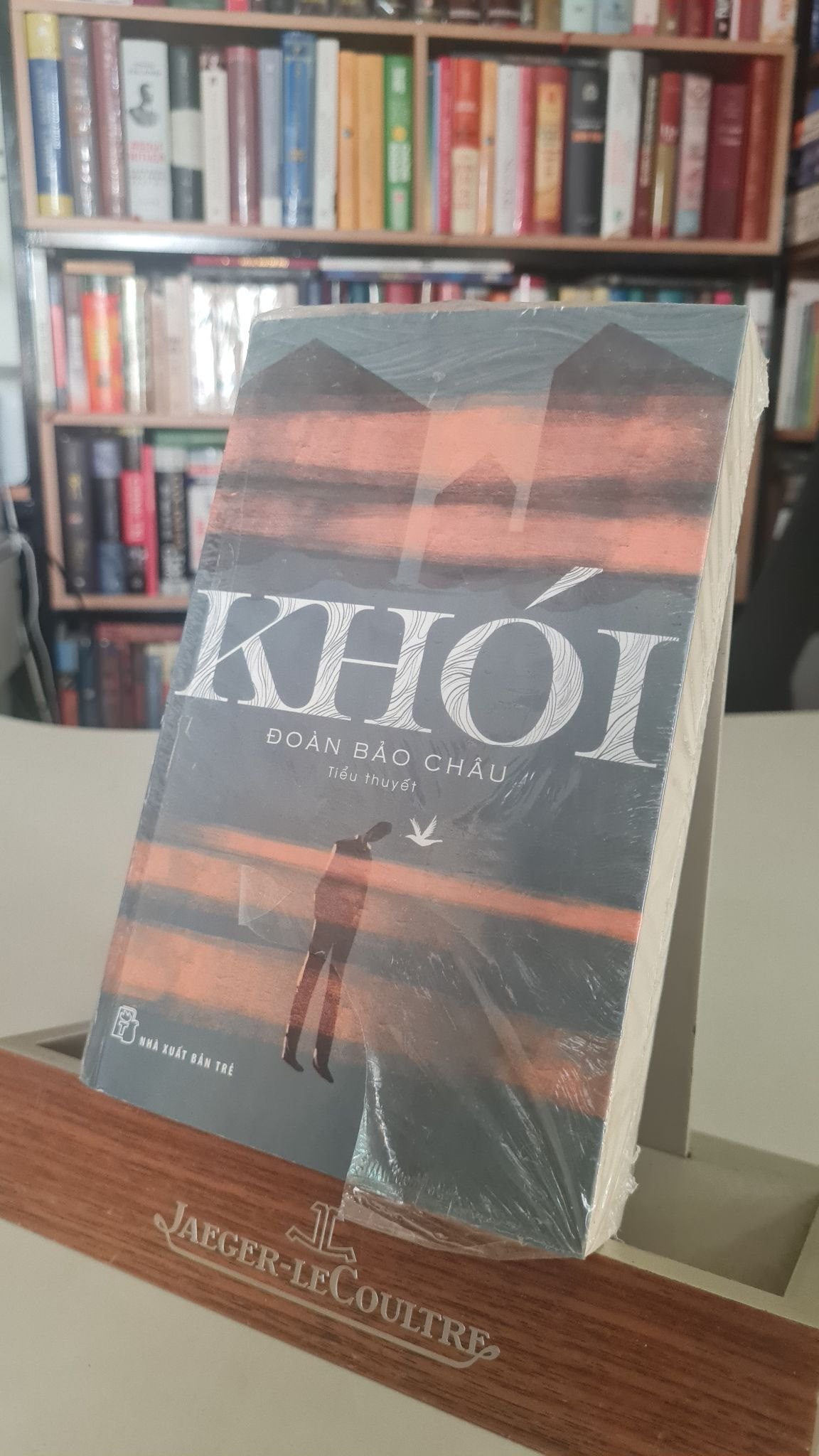 Khói- tiểu thuyết- mới 90%-Đoàn Bảo Châu [2001] SÁCH VĂN HỌC STB346