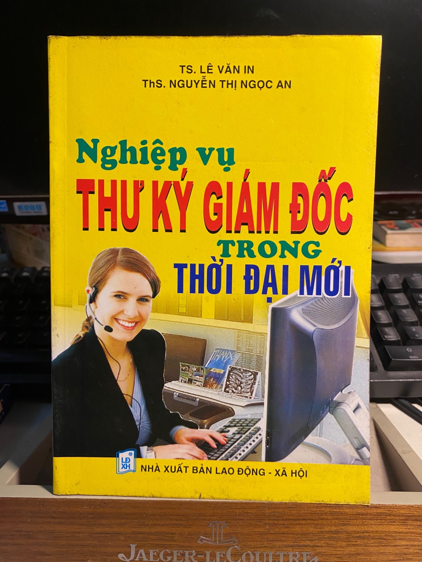 Nghiệp Vụ Thu Ký Giám Đốc trong Thời Đại Mới STB938