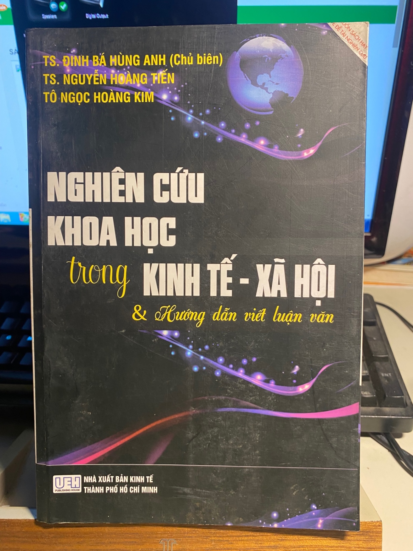 Nghiên Cứu Khoa Học Trong Kinh Tế Xã Hội Và Hưỡng Dẫn Viết Luận Văn- Mới 90% STB822