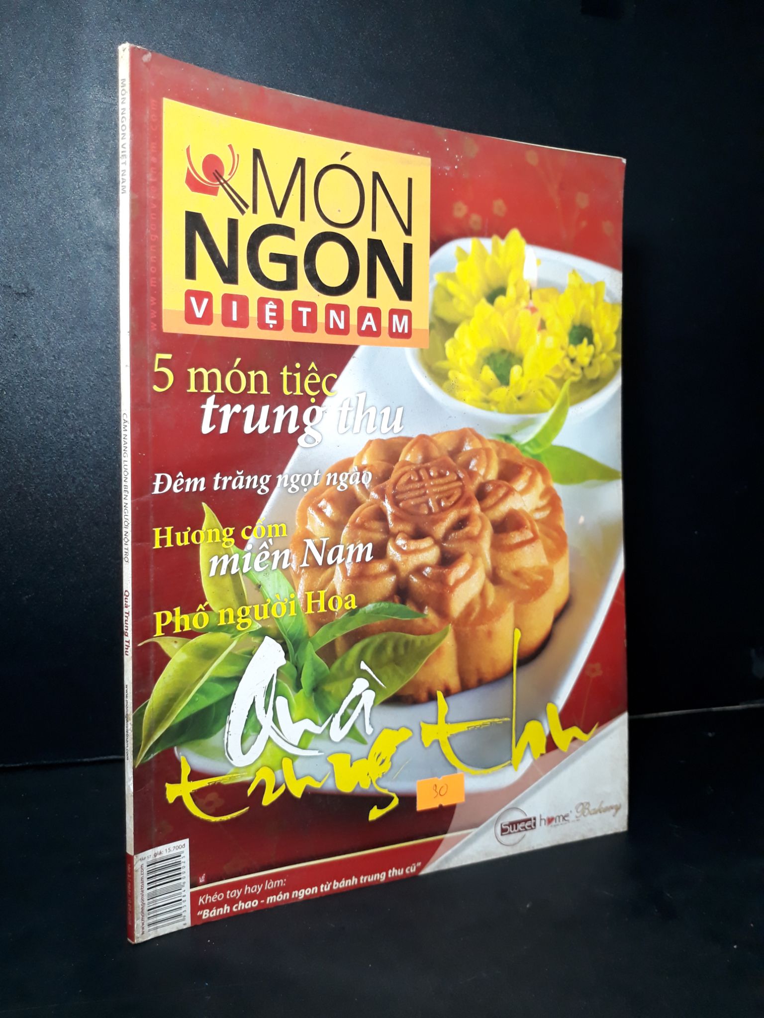 Món ngon Việt Nam Cẩm nang luôn bên người nội trợ Quà Trung Thu mới 90% bẩn bìa, ố nhẹ, tróc gáy nhẹ 2008 HCM2205 TẠP CHÍ, THIẾT KẾ, THỜI TRANG