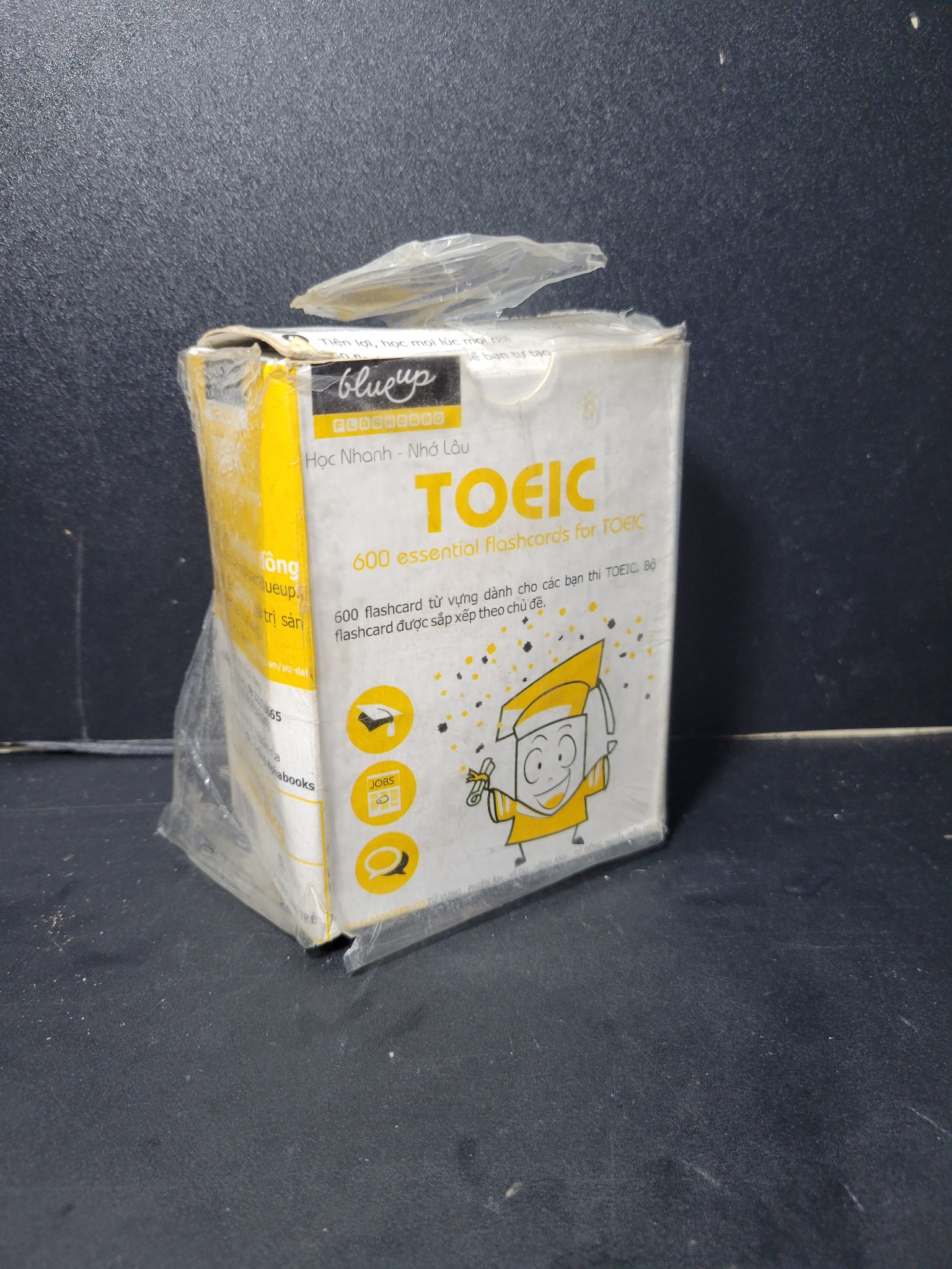 600 essential flashcards for Toeic mới 90% bẩn hộp, rách seal Blueup HCM2205 HỌC NGOẠI NGỮ
