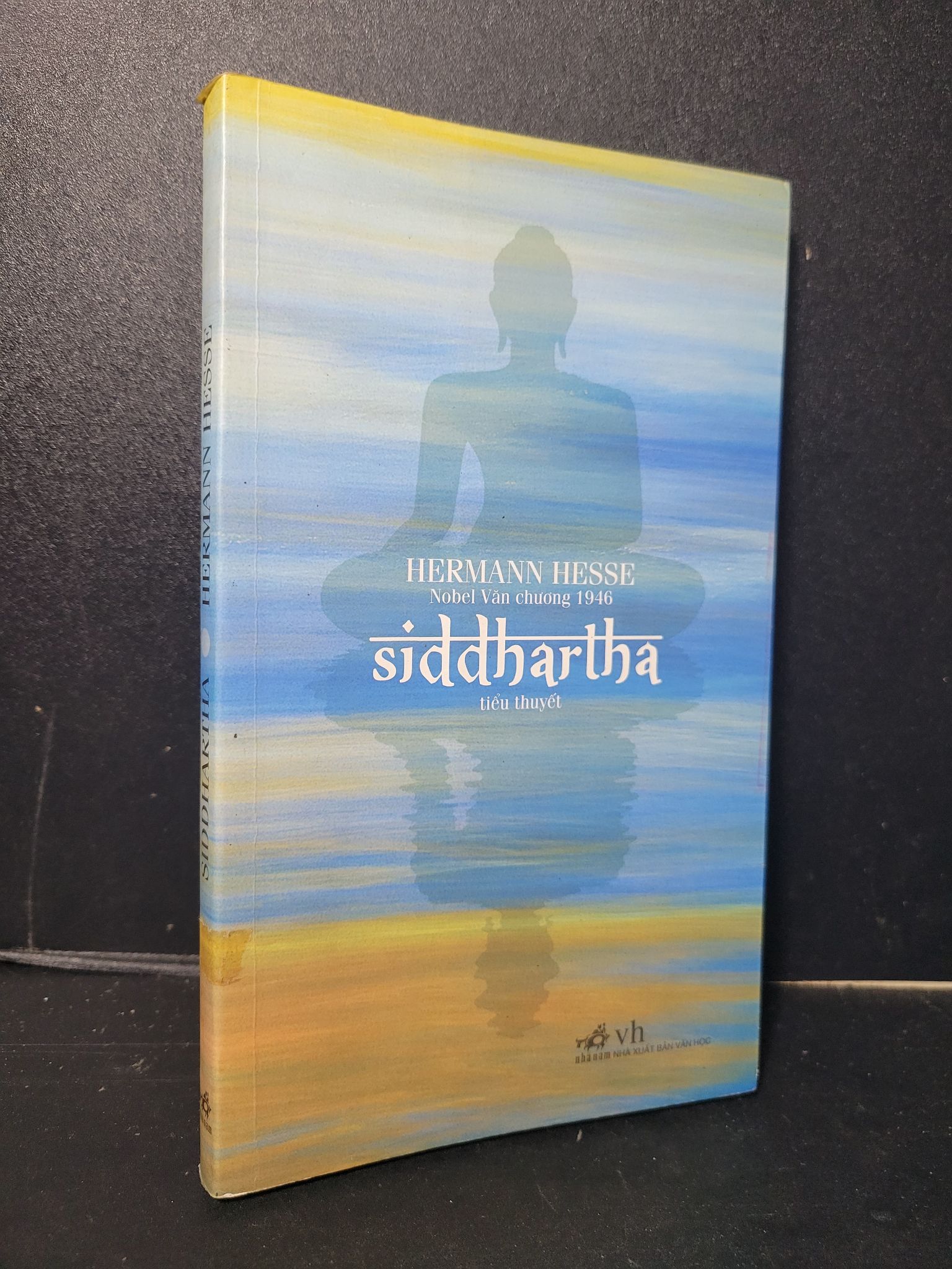 Siddhartha mới 80% bẩn bìa, tróc gáy, có mộc đỏ 2014 Hermann Hesse HCM2205 VĂN HỌC