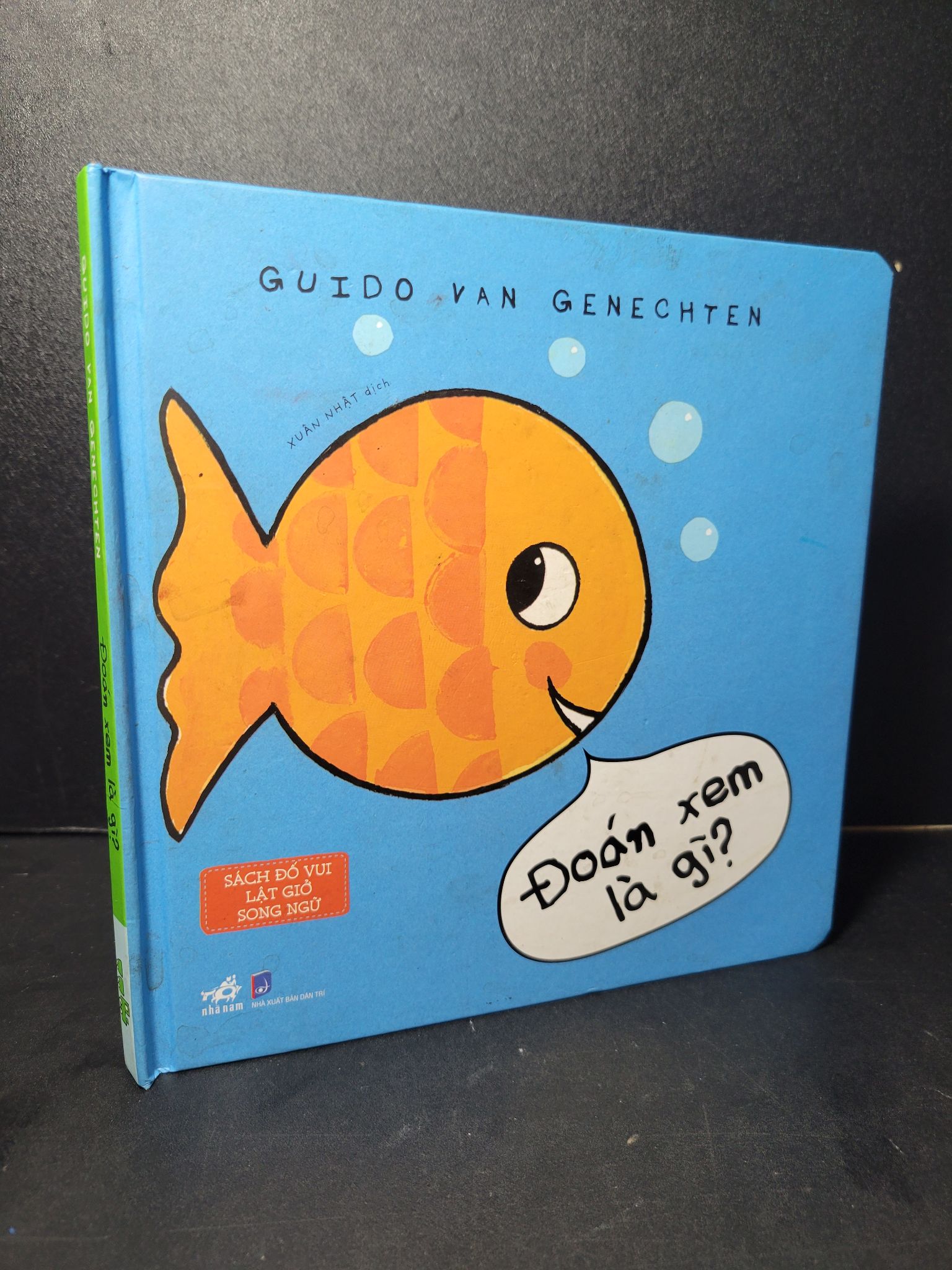 Đoán xem là gì - Sách đố vui lật giở song ngữ (bìa cứng) mới 90% bẩn bìa 2022 Guido Van Genechten HCM2205 MẸ VÀ BÉ