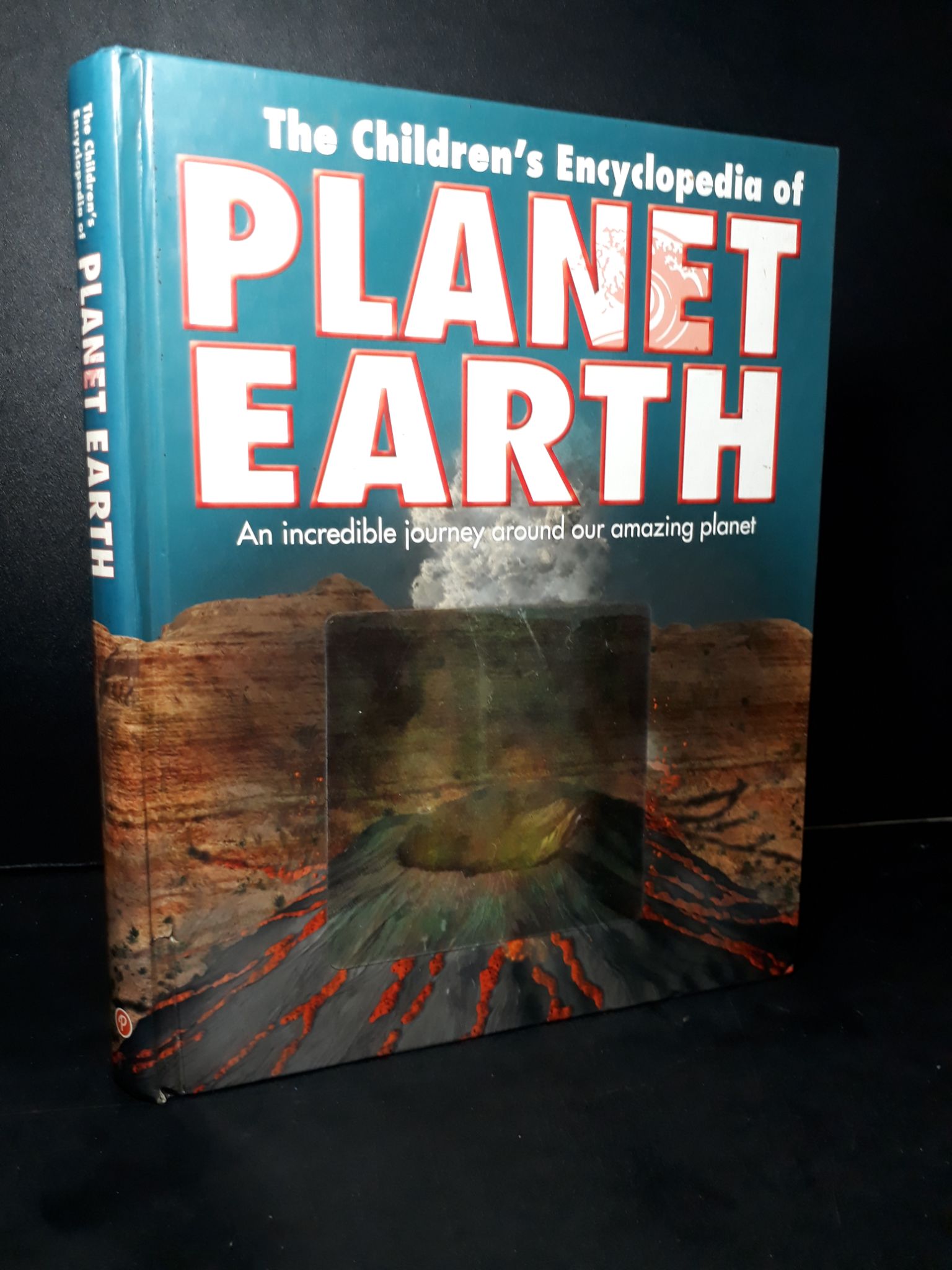 The children's Encyclopedia of planet earth (bìa cứng) mới 90% bẩn bìa nhẹ HCM2205 NGOẠI VĂN