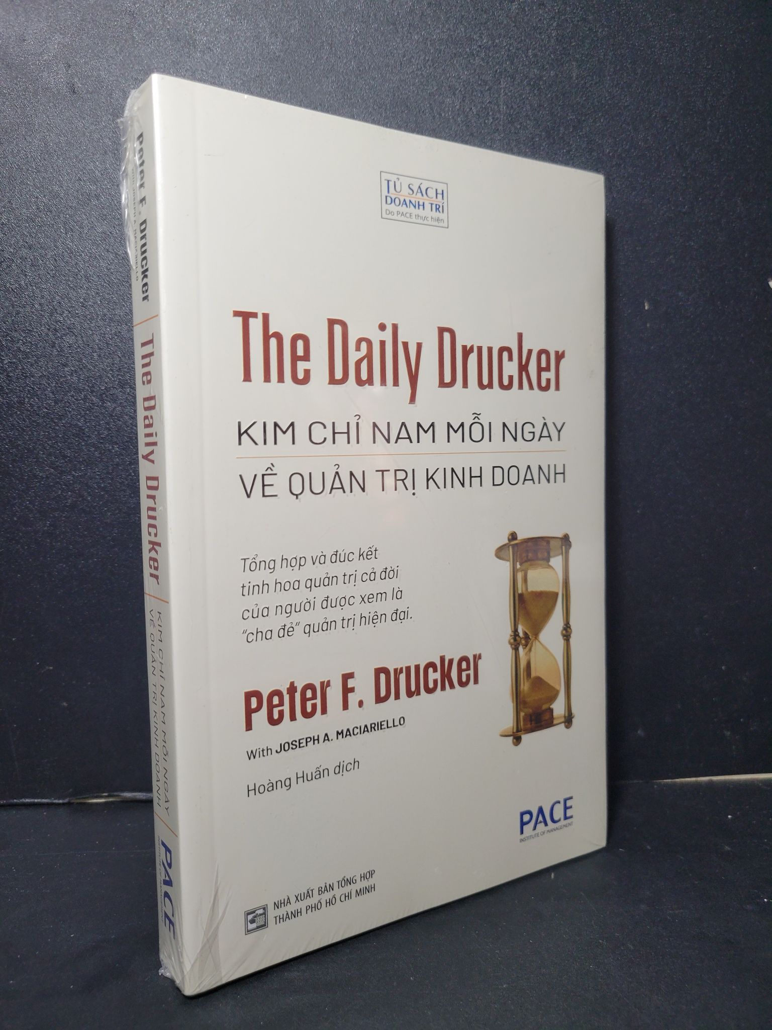Kim chỉ nam mỗi ngày về quản trị kinh doanh mới 100% Peter F. Drucker HCM2205 QUẢN TRỊ