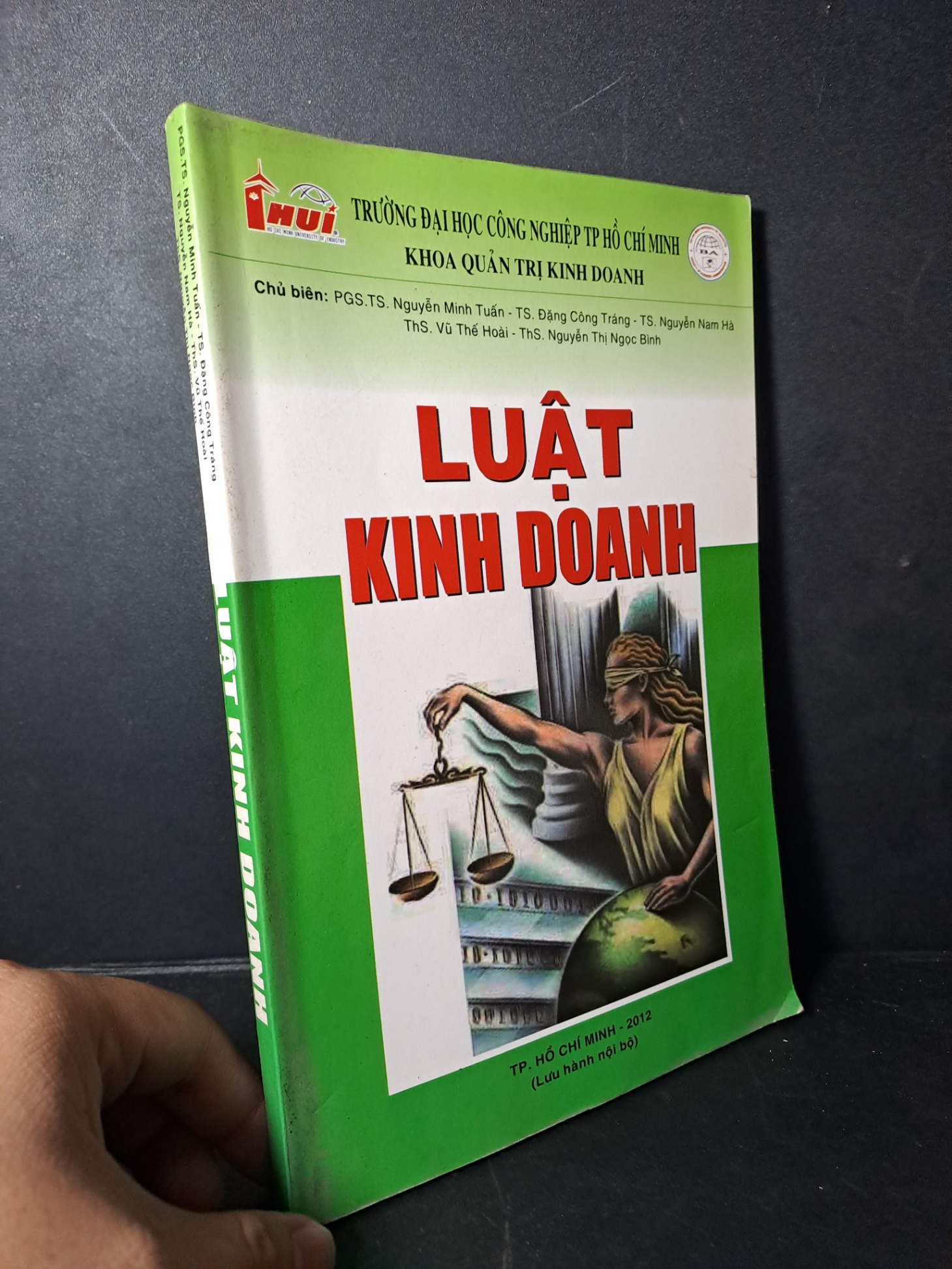 Luật Kinh Doanh mới 90% ố nhẹ Nguyễn Minh Tuấn HCM0906 GIÁO TRÌNH, CHUYÊN MÔN