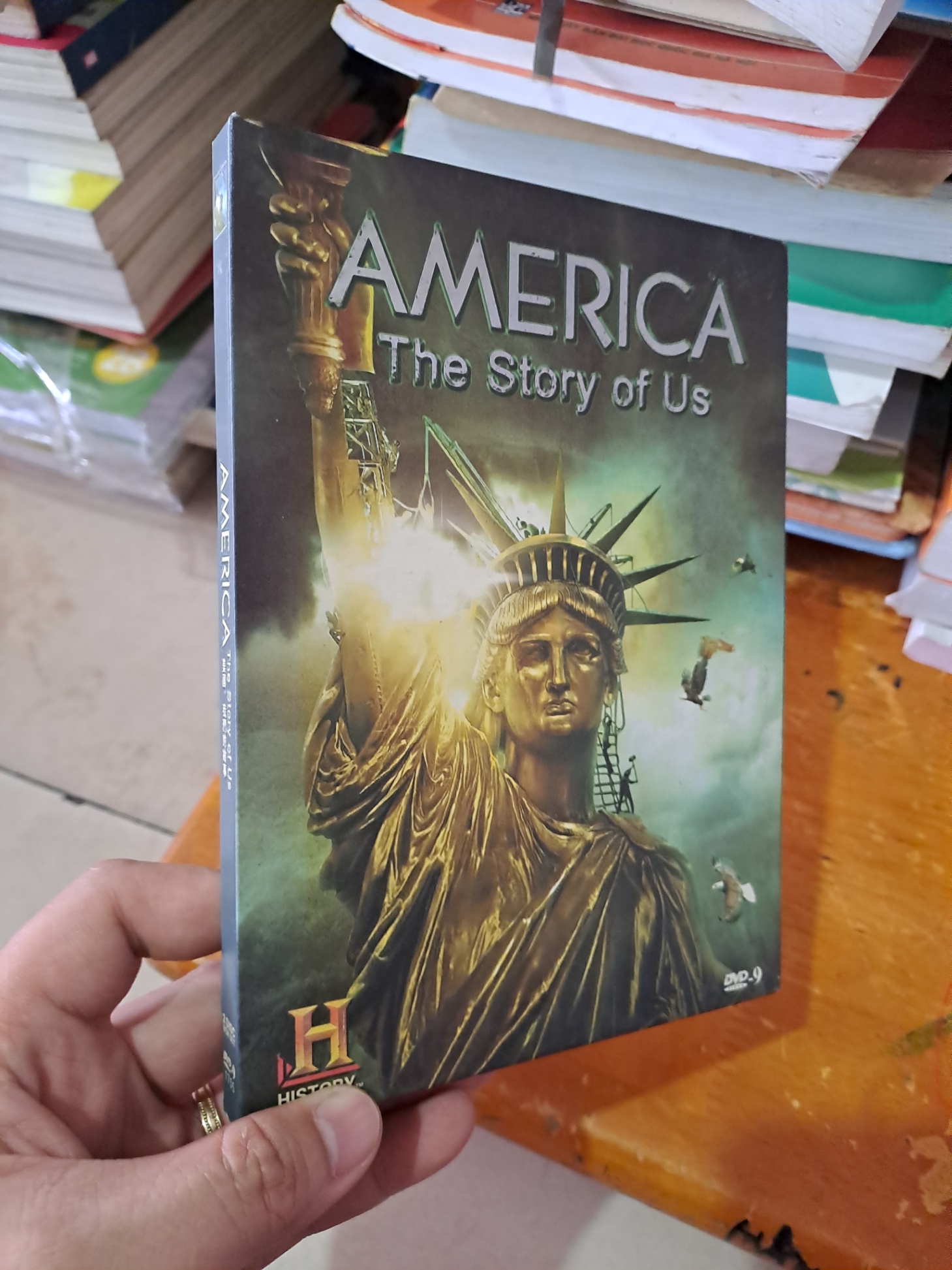 Đĩa DVD America the story of us lịch sử nước mỹ bộ 2 đĩa HCM0808 Văn phòng phẩm