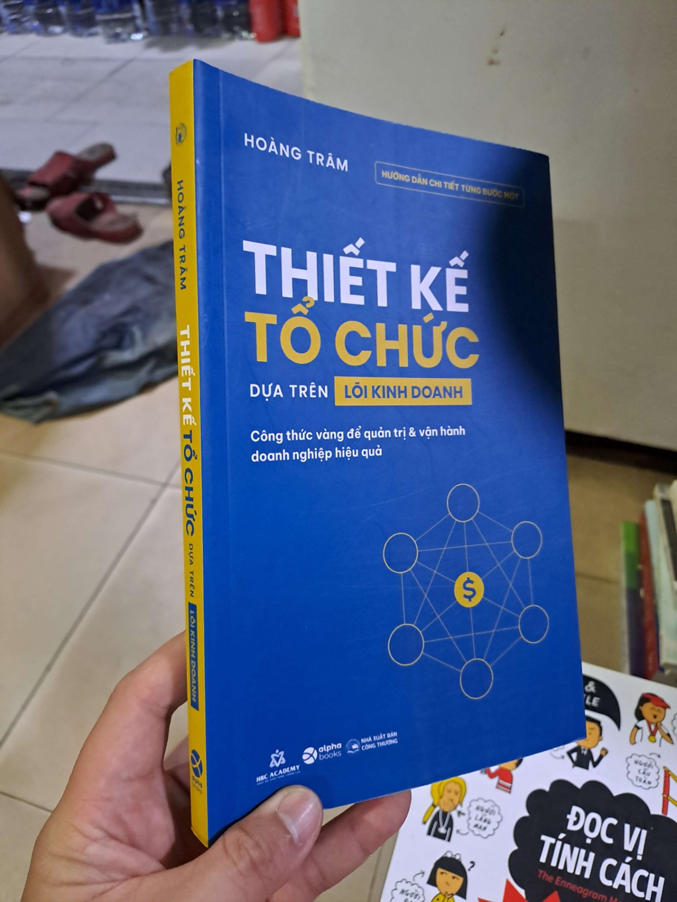 Thiết kế tổ chức dựa trên lõi kinh doanh mới 90% Hoàng Trâm QUẢN TRỊ HCM2908