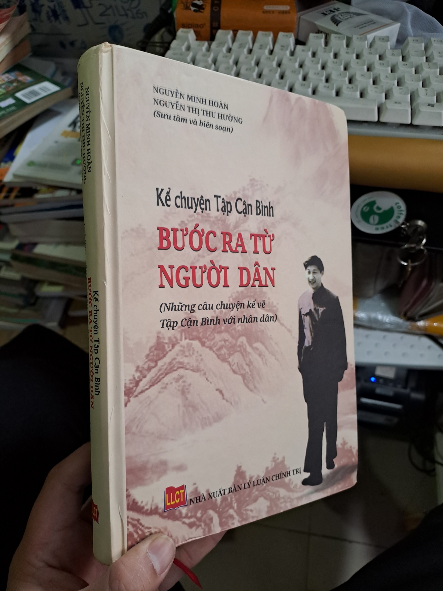 Kể chuyện Tập Cận Bình bước ra từ người dân bìa cứng mới 90% 2023 DANH NHÂN VAVO1709